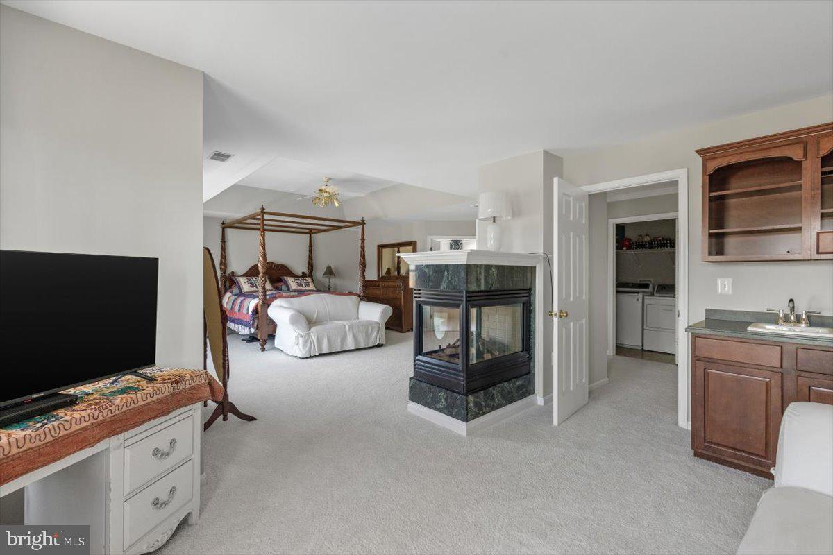 BLOOMS CROSSING - Residential