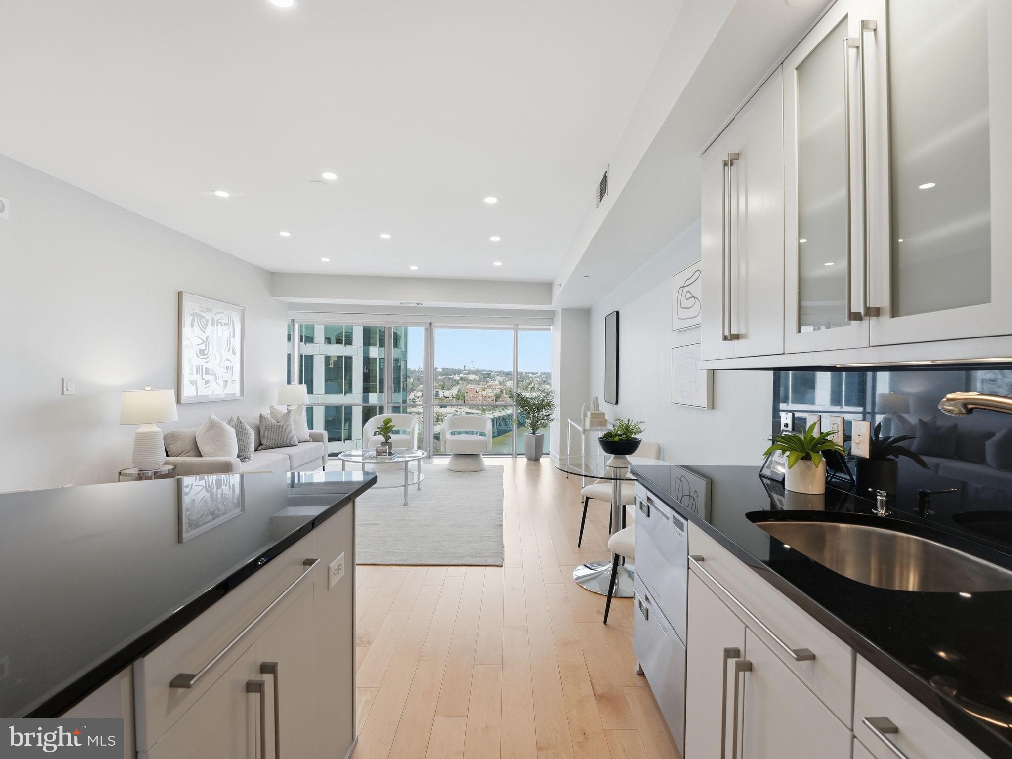 THE WATERVIEW - Residential