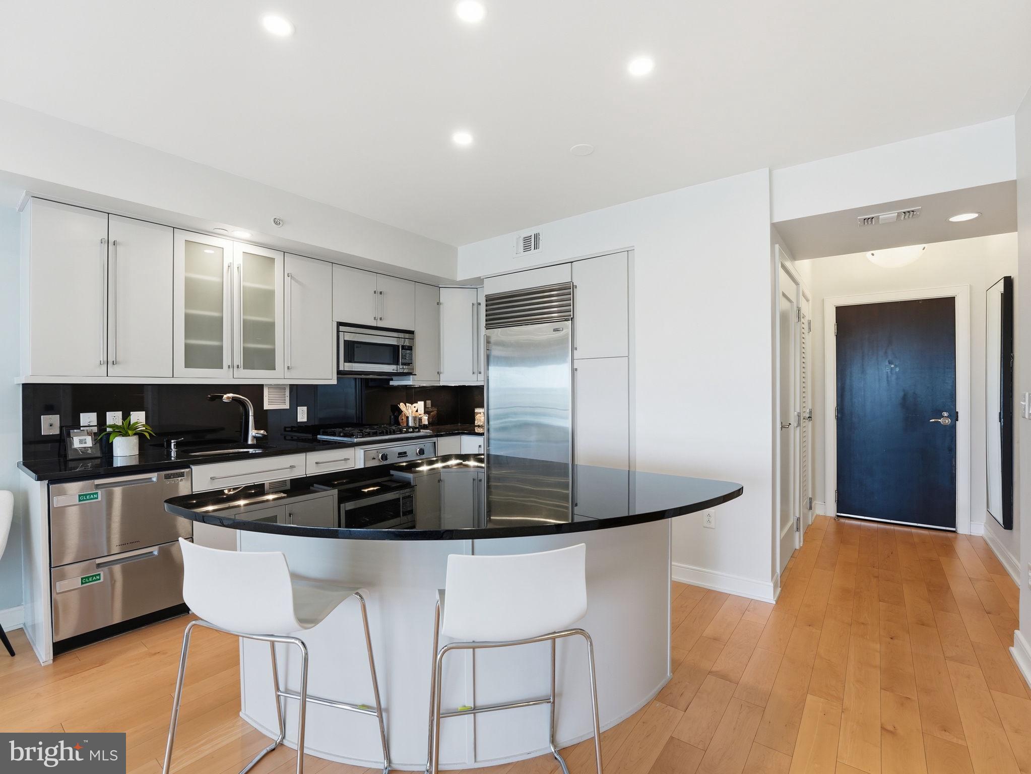 THE WATERVIEW - Residential