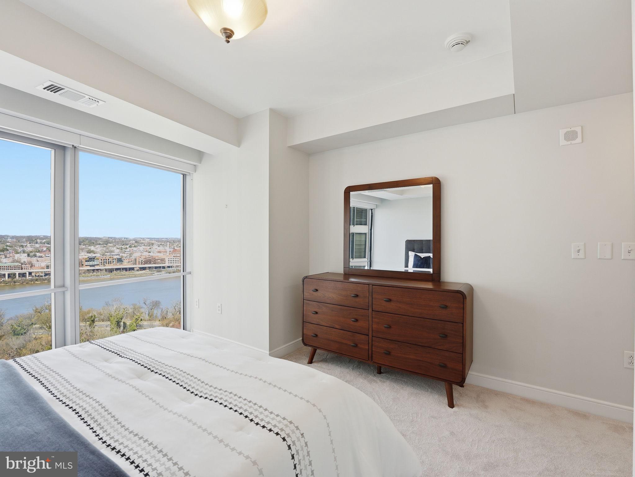 THE WATERVIEW - Residential