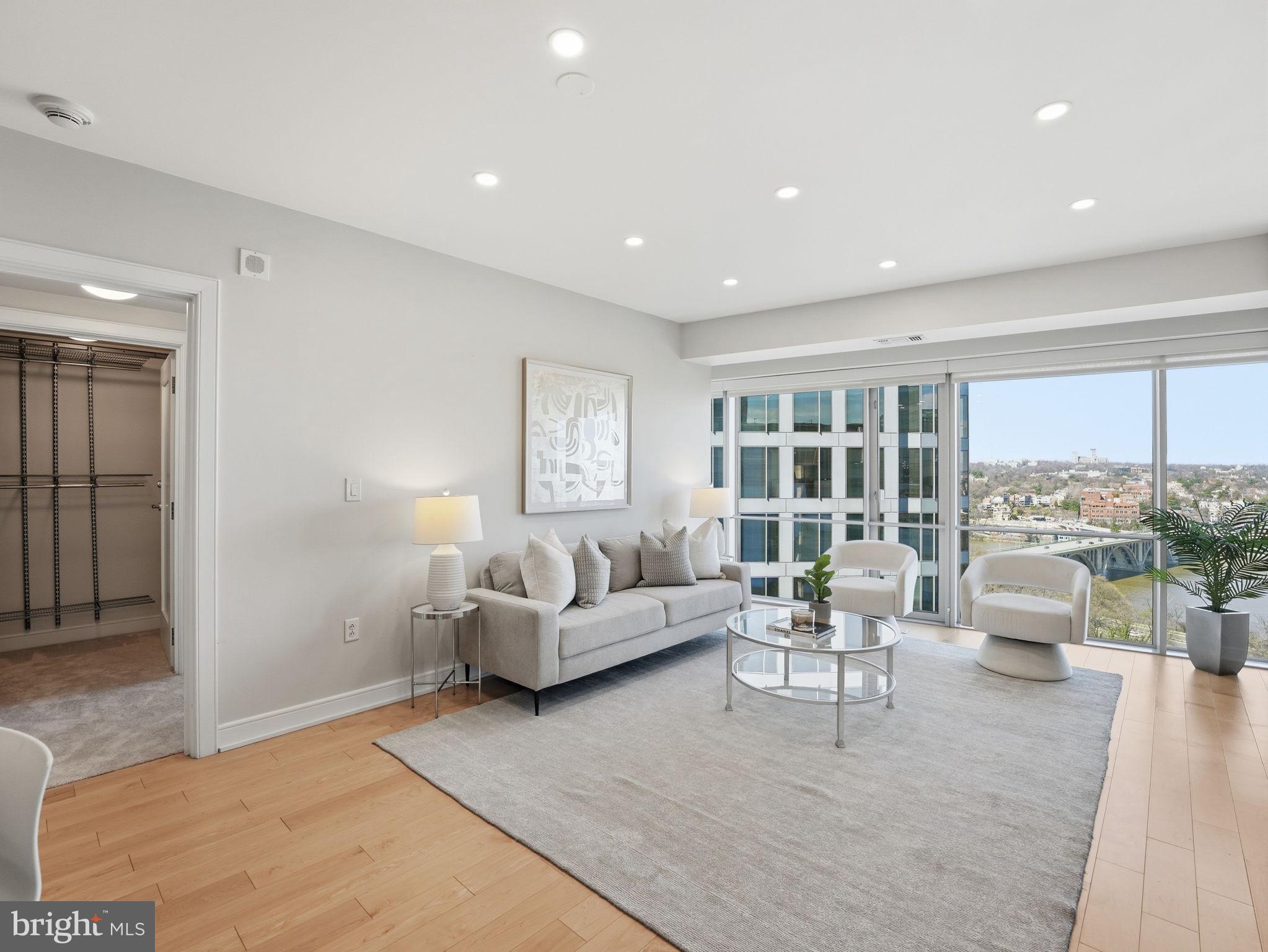 THE WATERVIEW - Residential