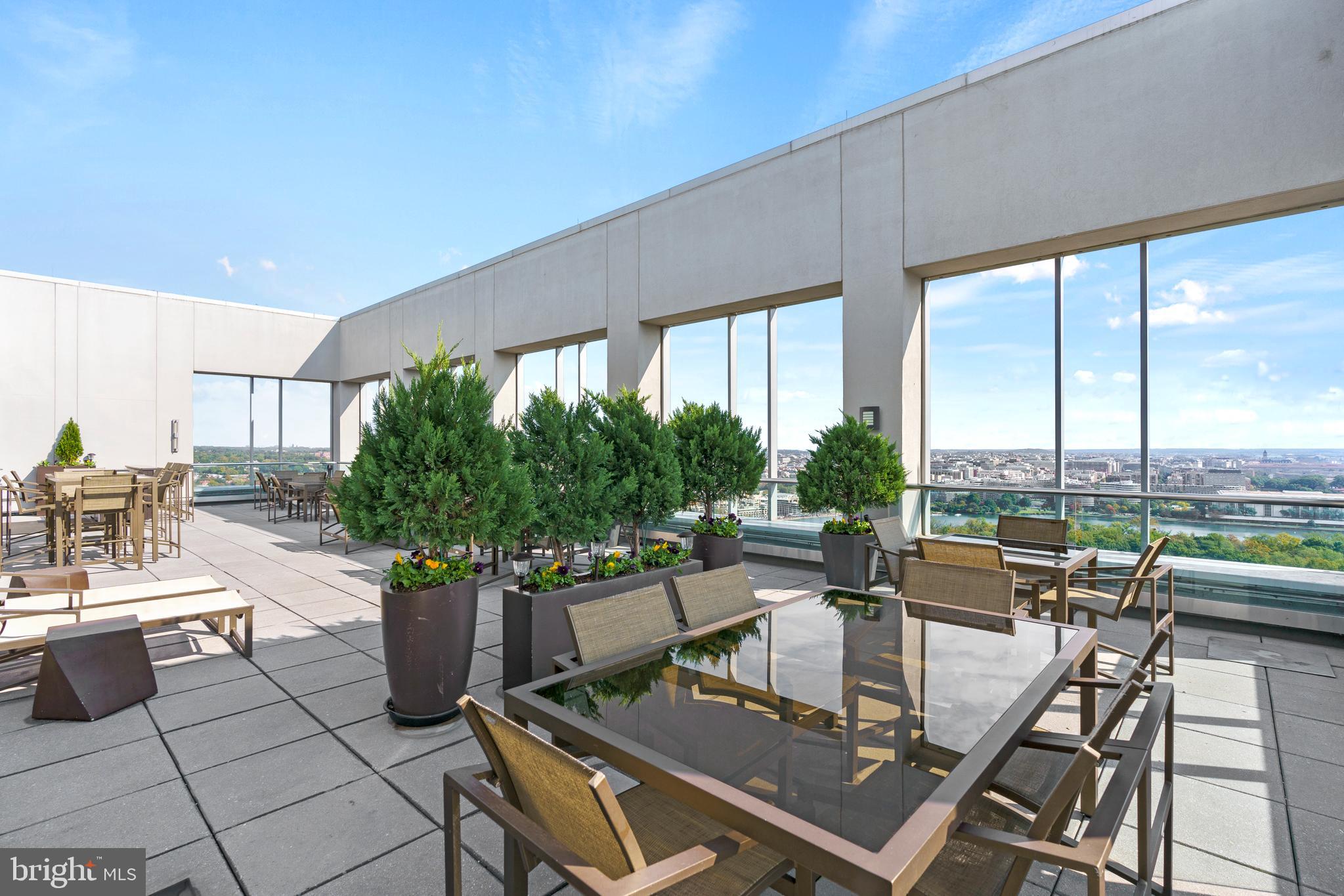 THE WATERVIEW - Residential