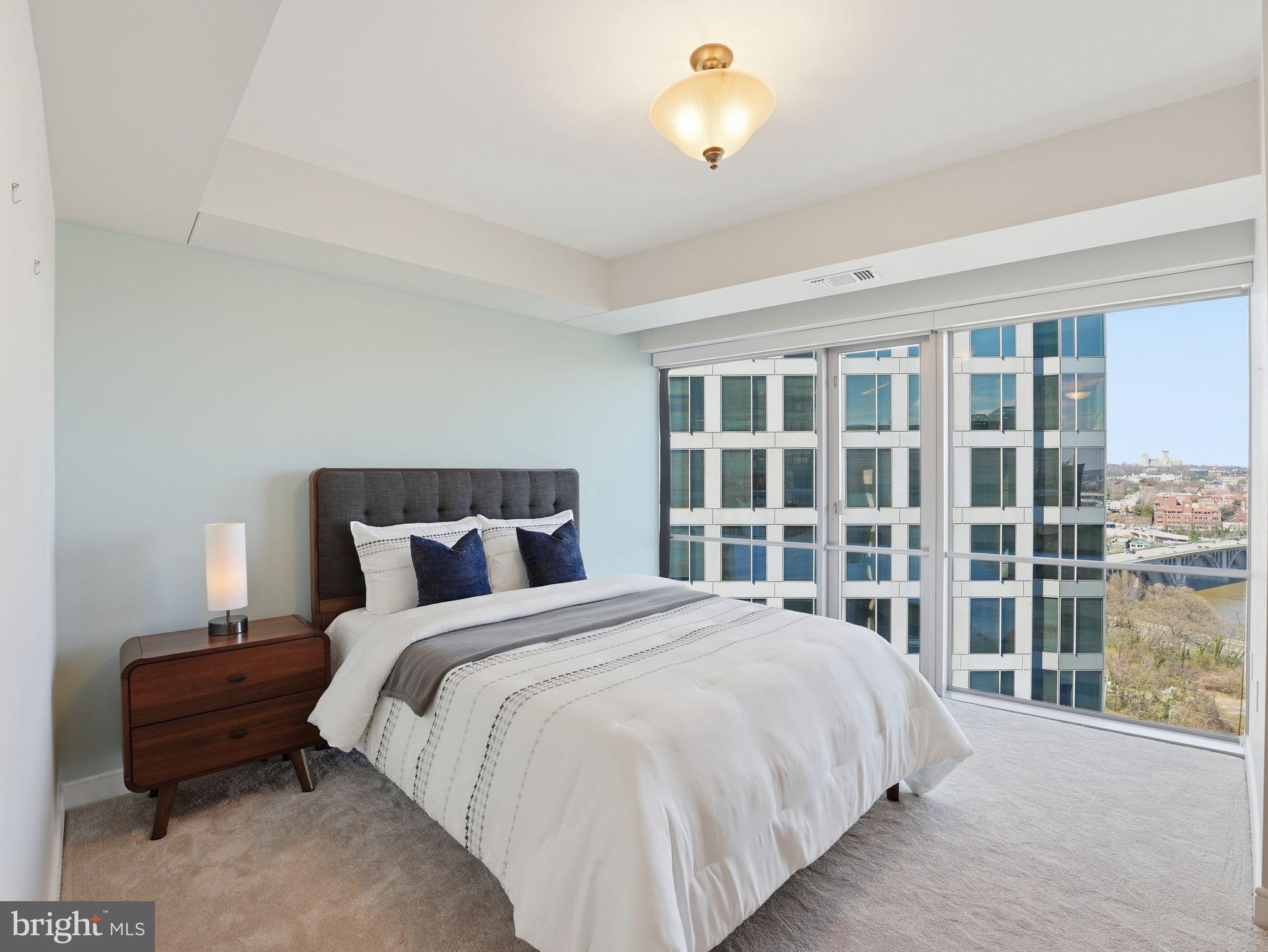 THE WATERVIEW - Residential