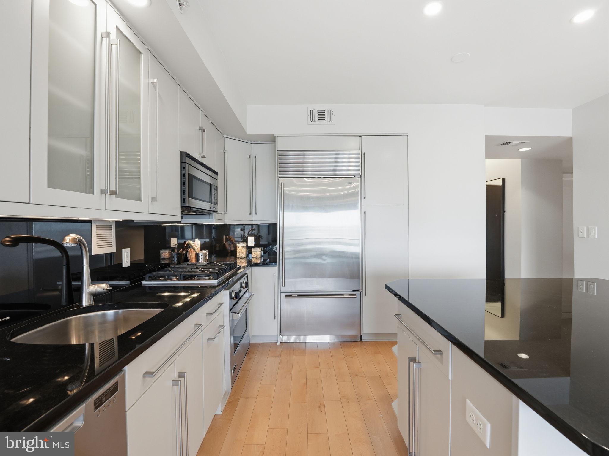 THE WATERVIEW - Residential