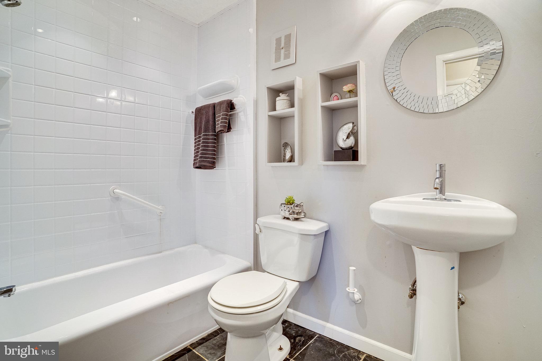 MONTICELLO WOODS - Residential