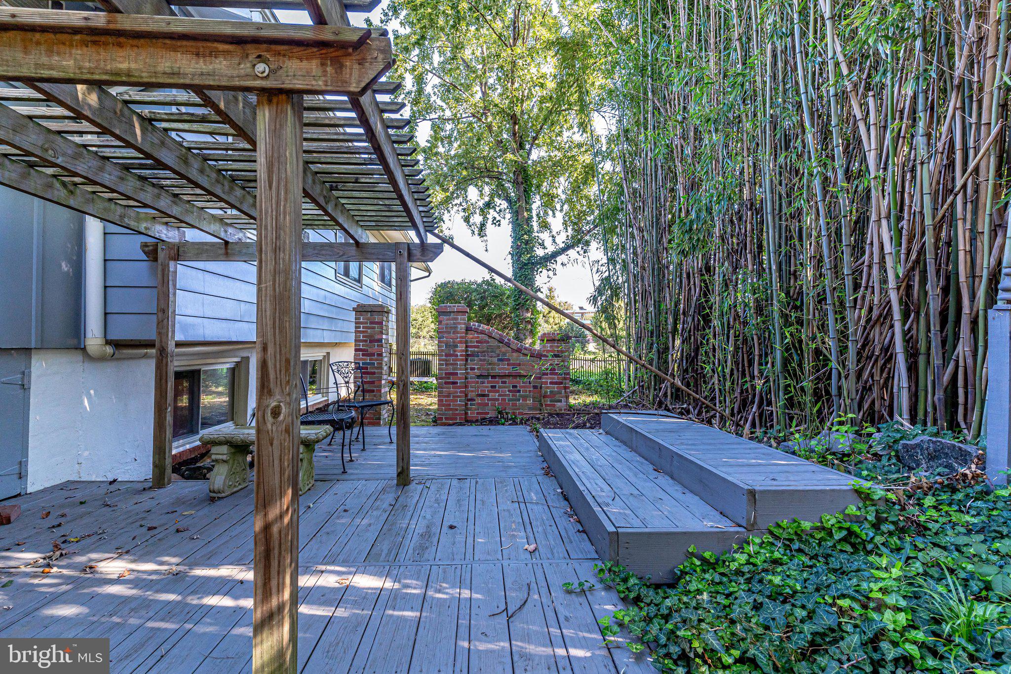 MONTICELLO WOODS - Residential