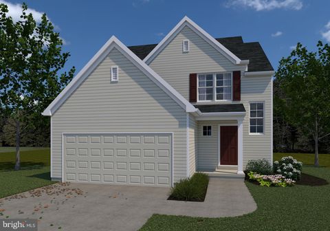 18 BRIDLE LANE STRASBURG PA 17579
