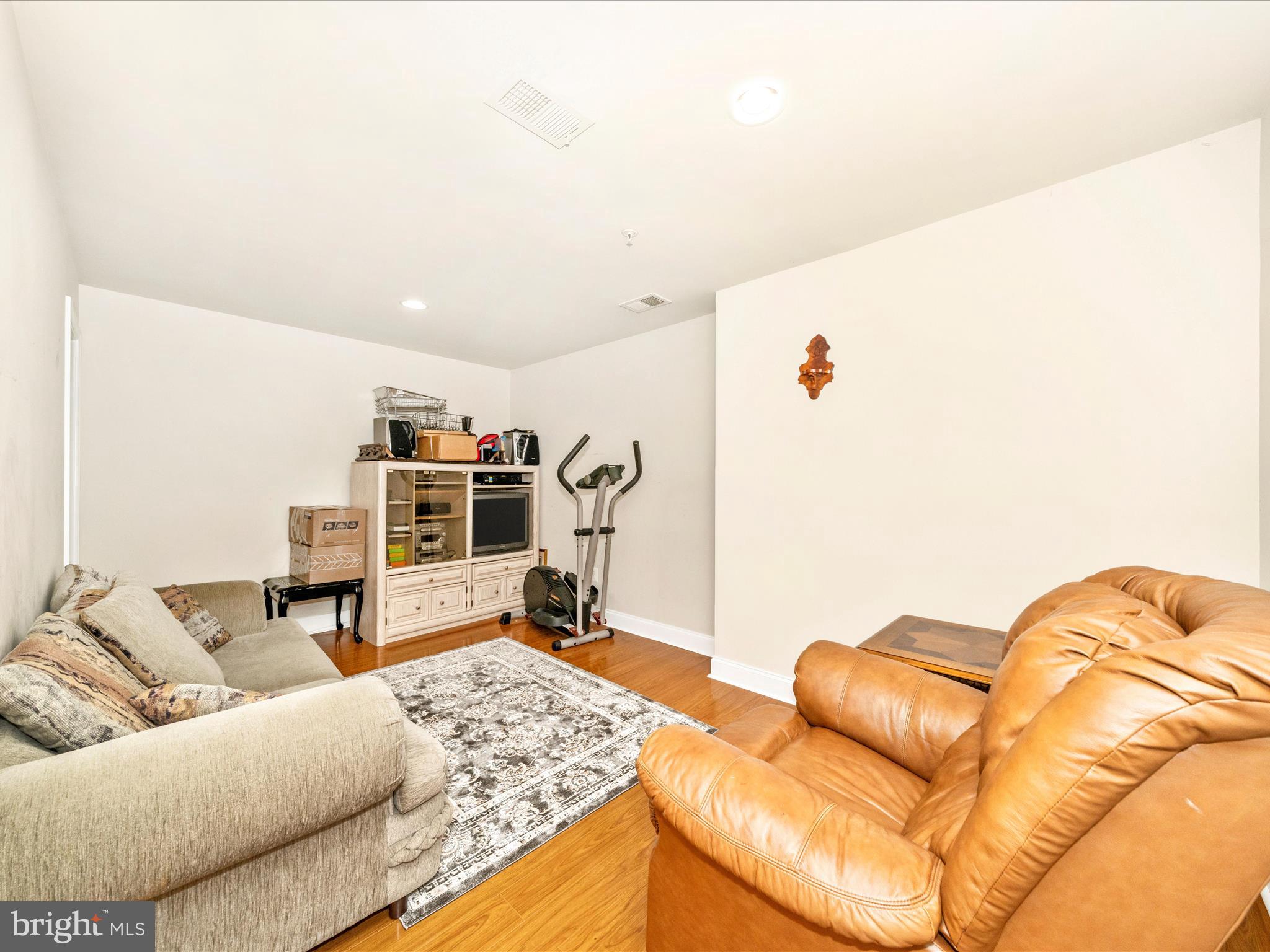 ETON SQUARE - Residential