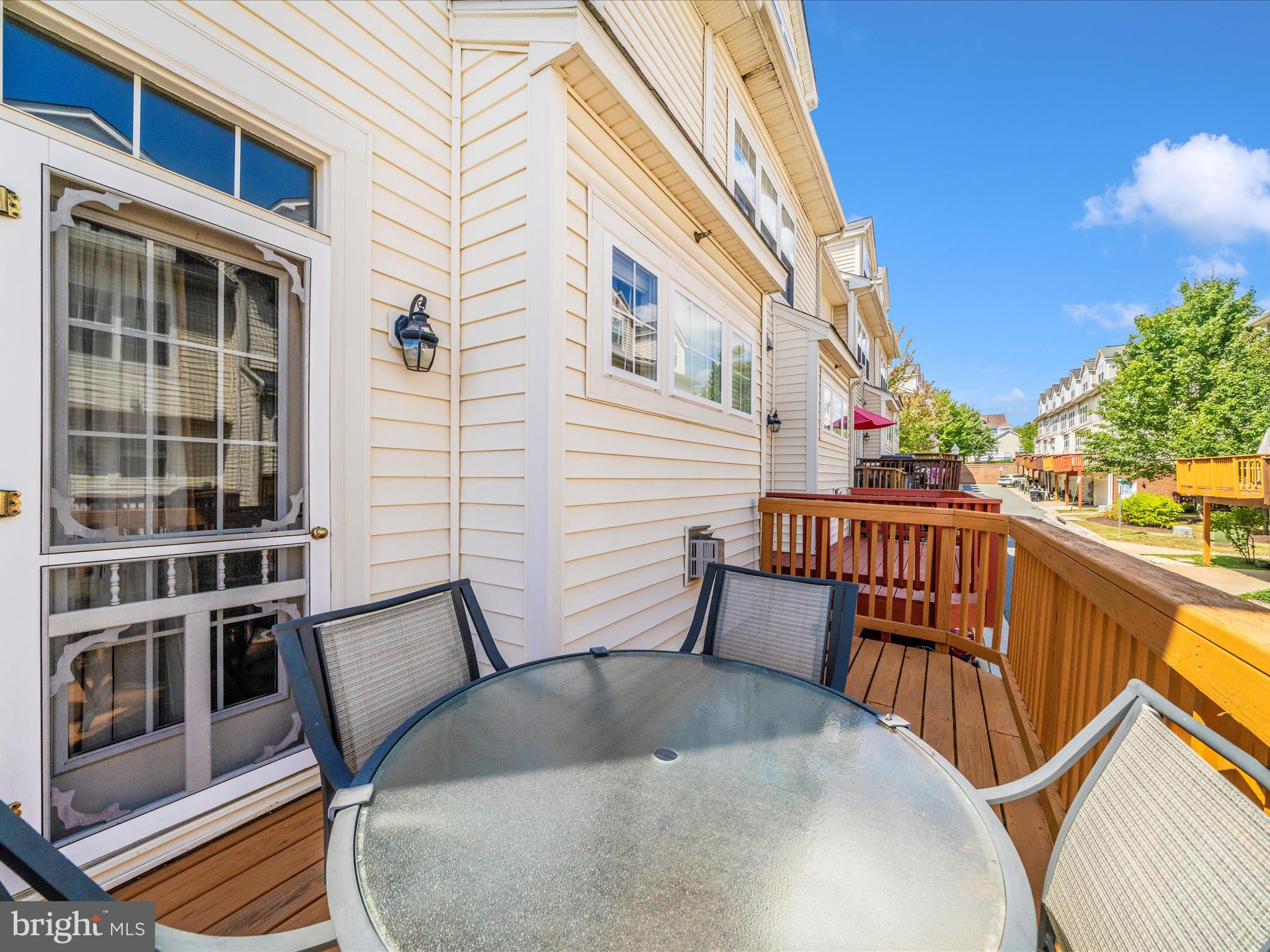 ETON SQUARE - Residential