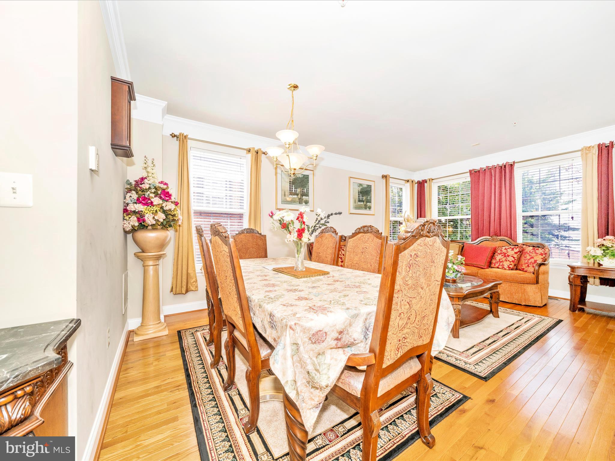 ETON SQUARE - Residential