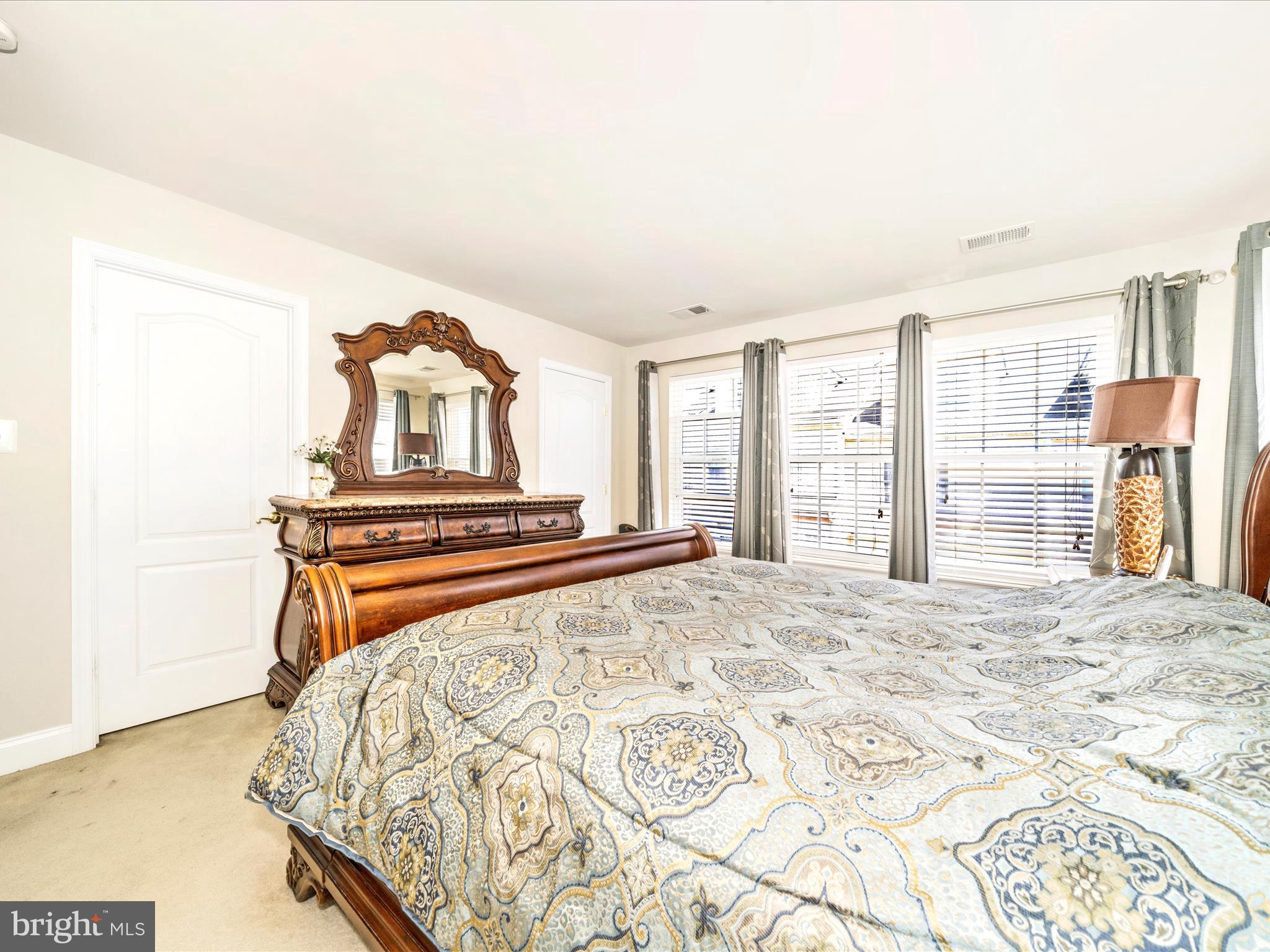 ETON SQUARE - Residential