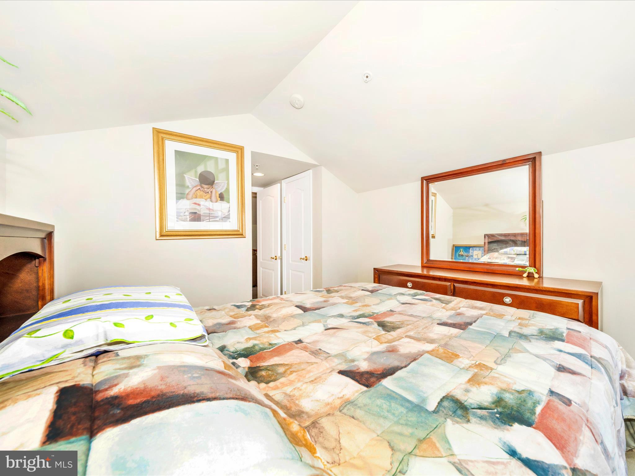 ETON SQUARE - Residential