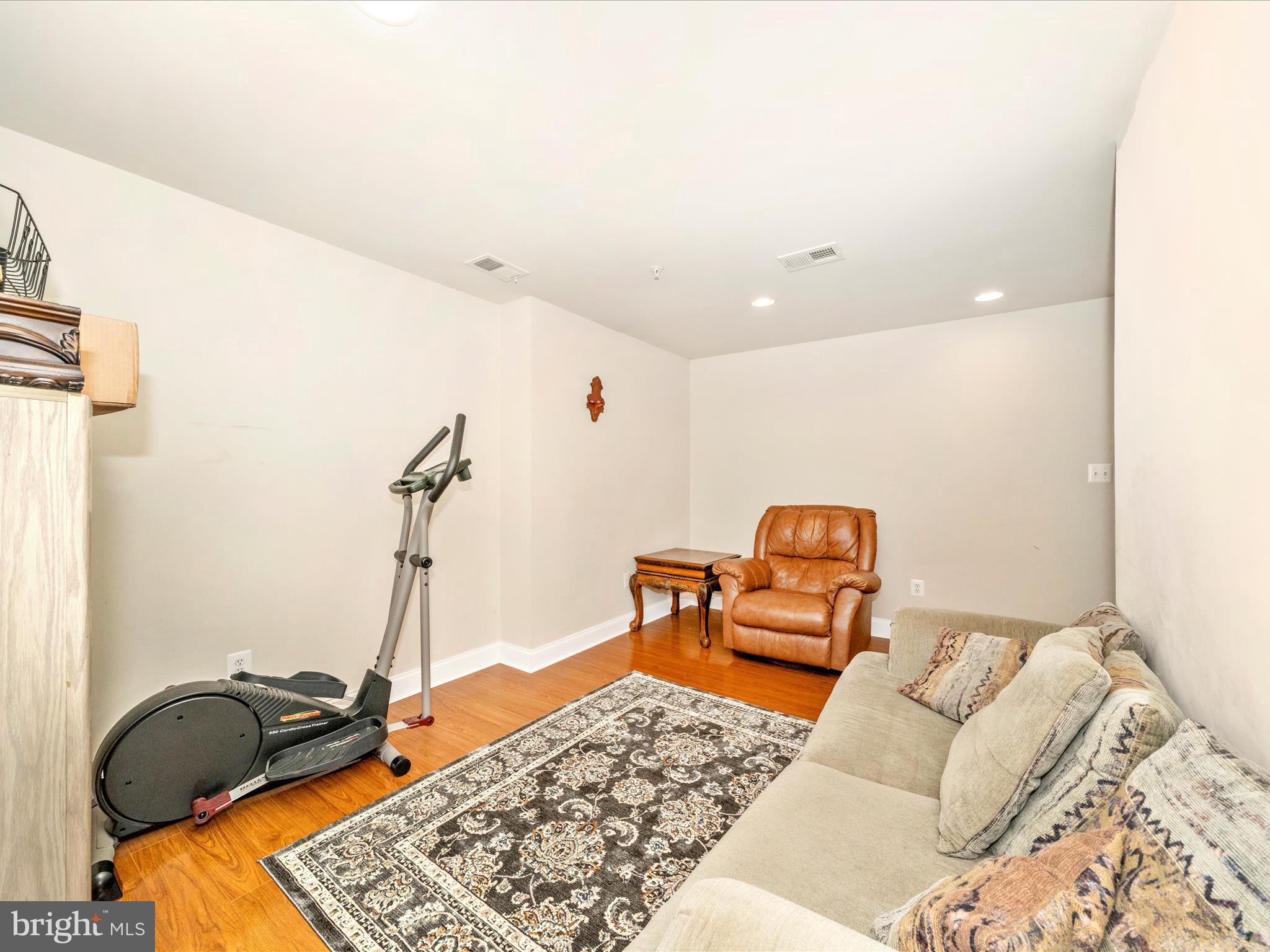 ETON SQUARE - Residential