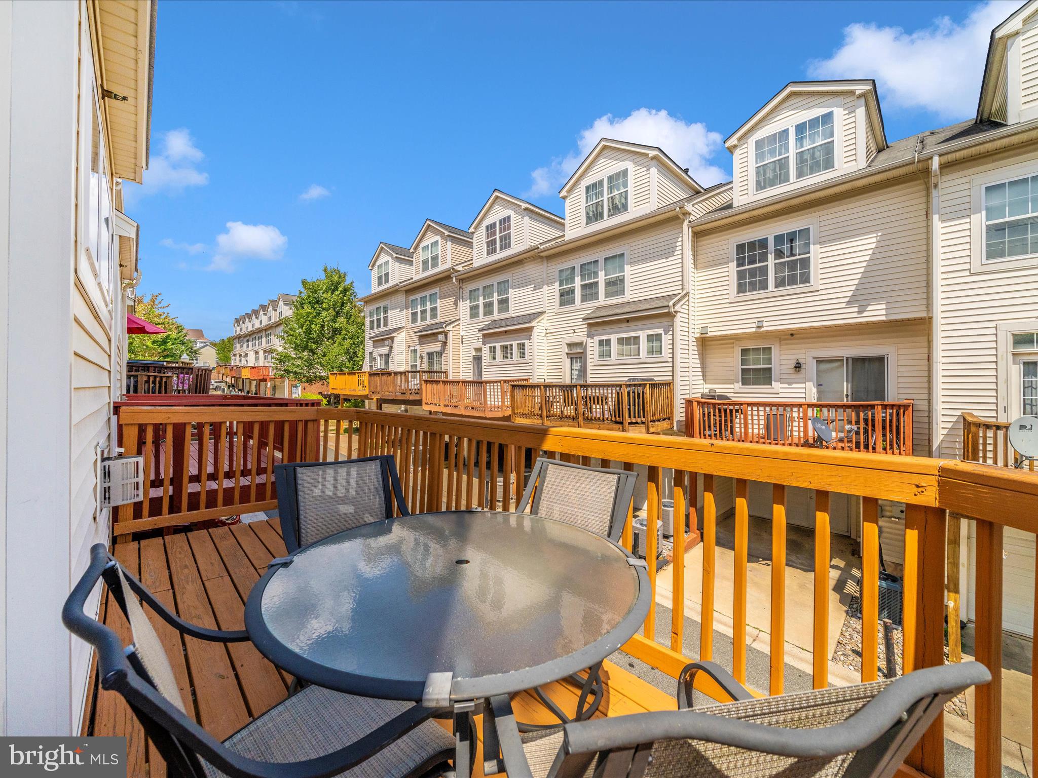 ETON SQUARE - Residential