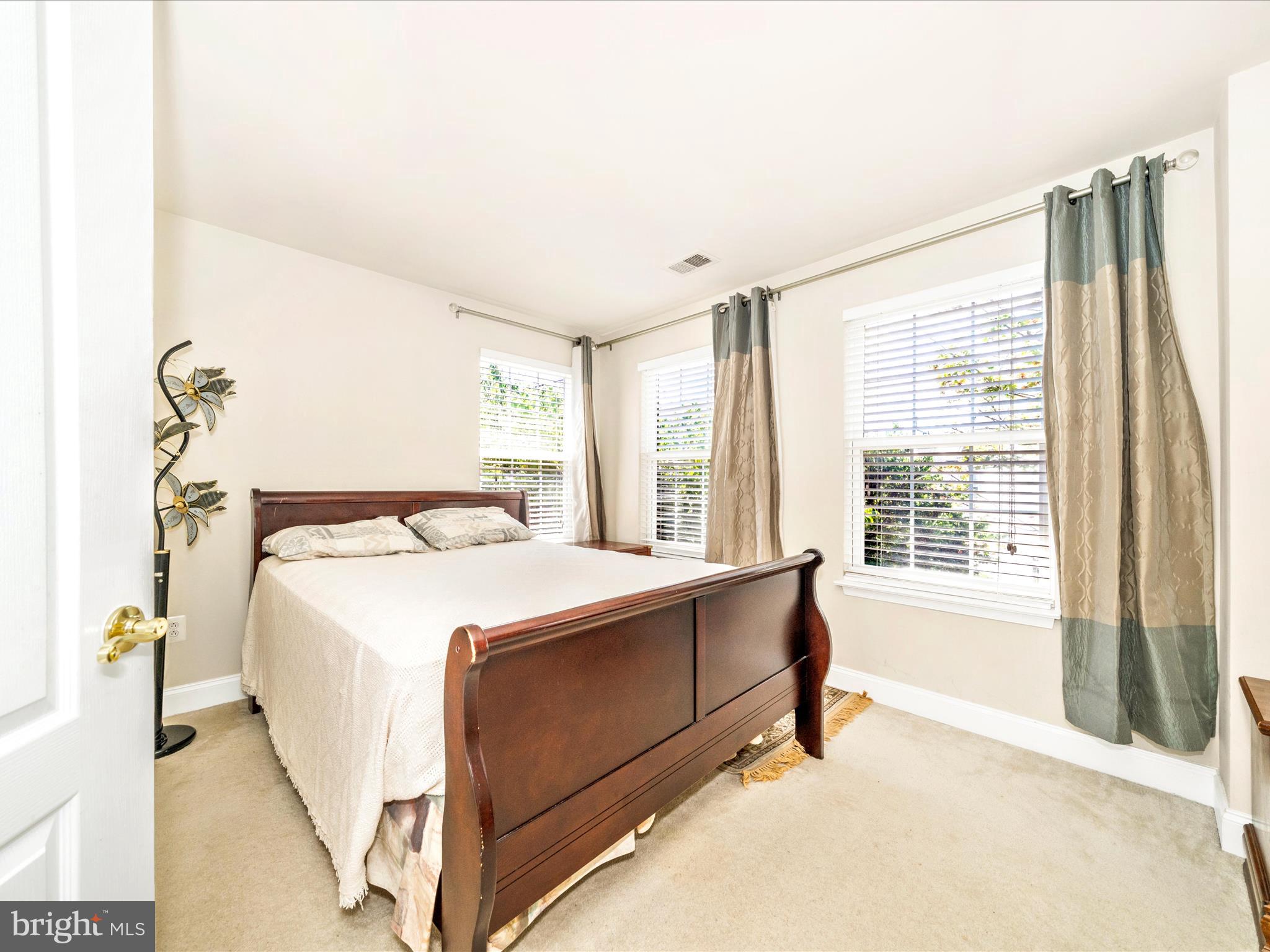 ETON SQUARE - Residential