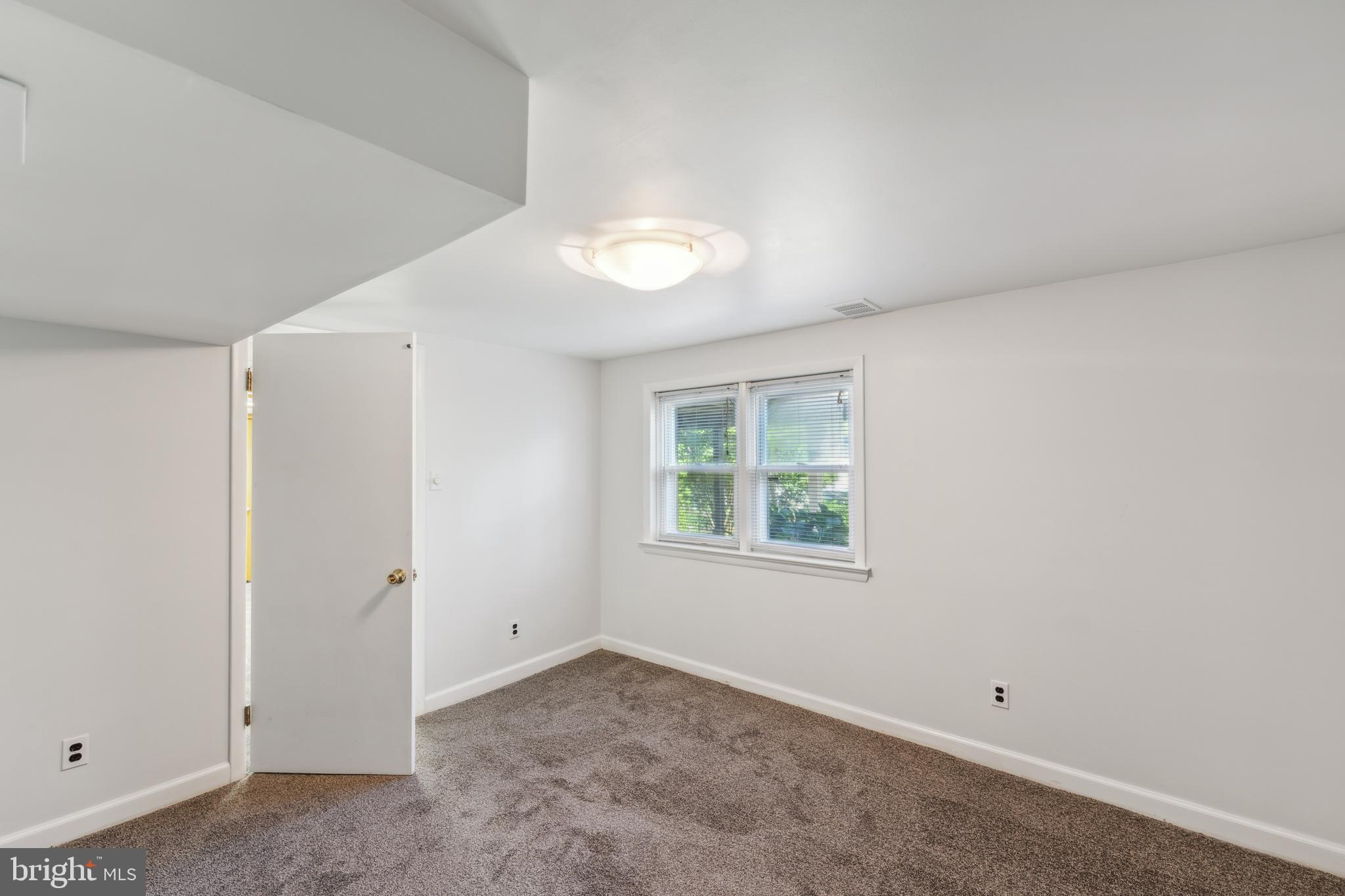 CHARLTON HEIGHTS - Residential