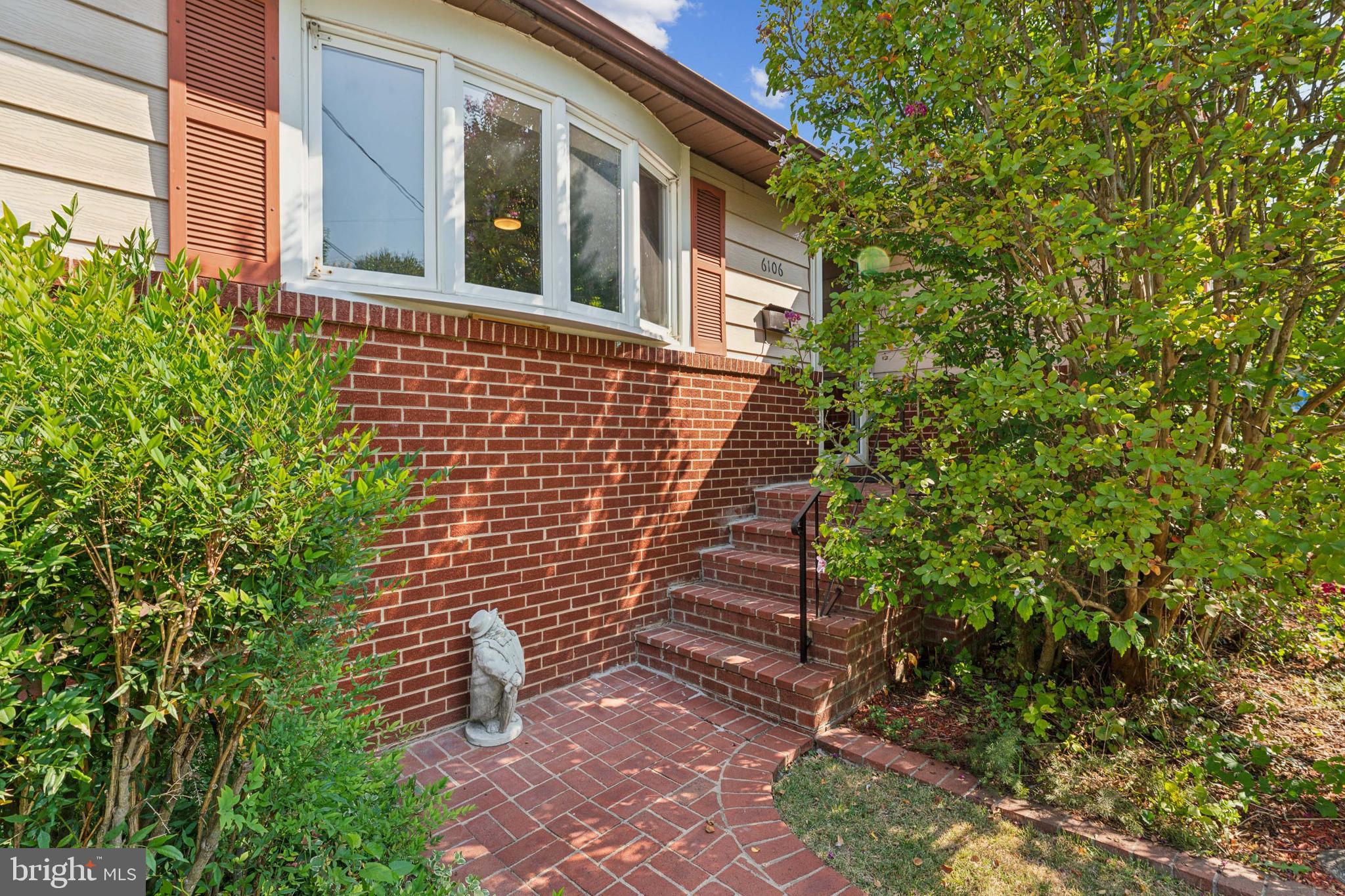 CHARLTON HEIGHTS - Residential