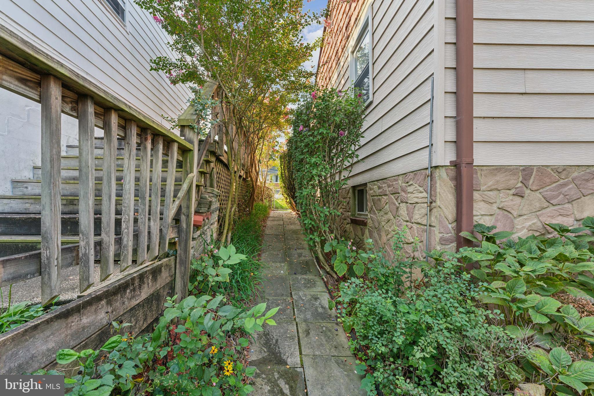 CHARLTON HEIGHTS - Residential