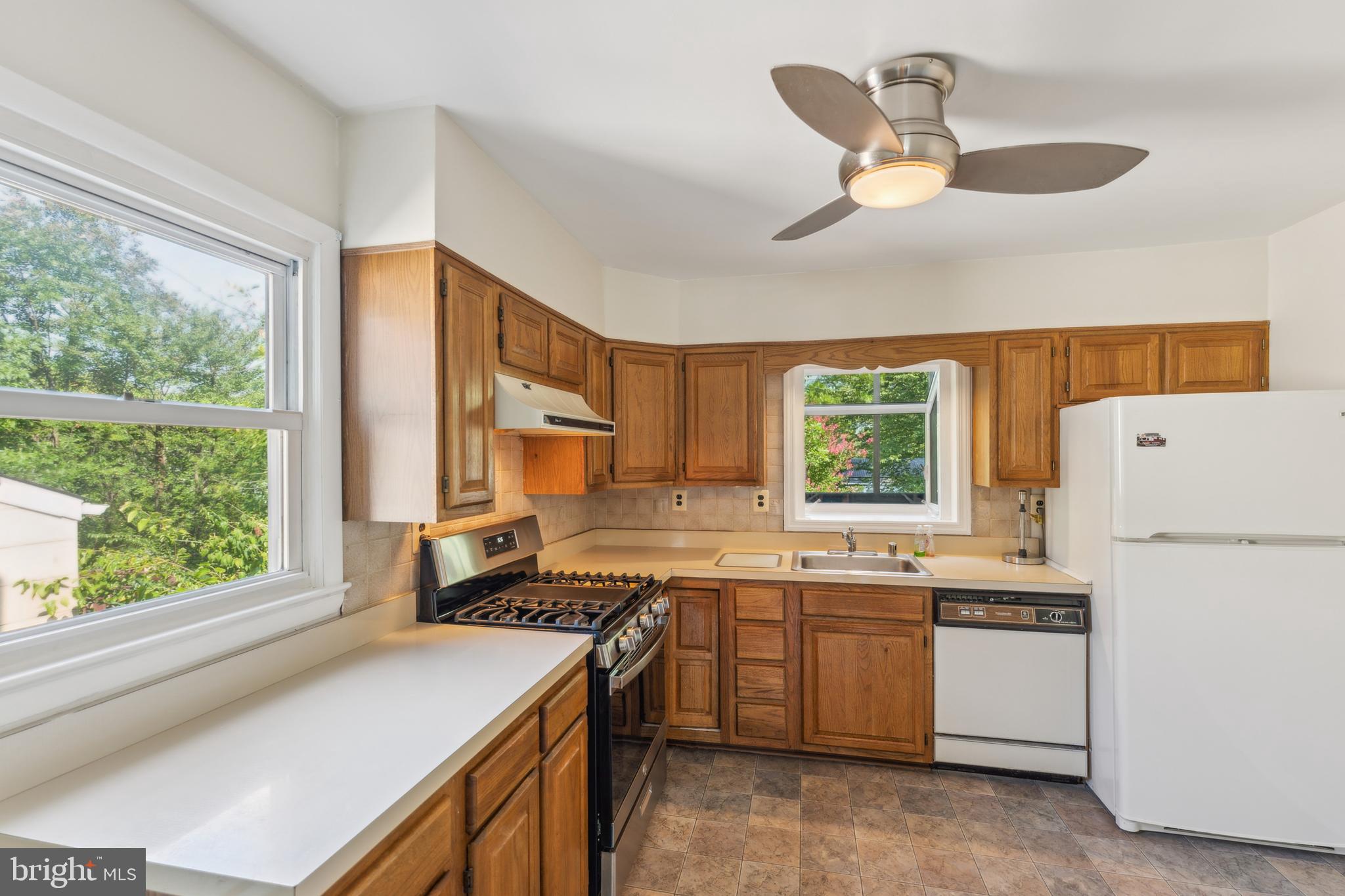 CHARLTON HEIGHTS - Residential