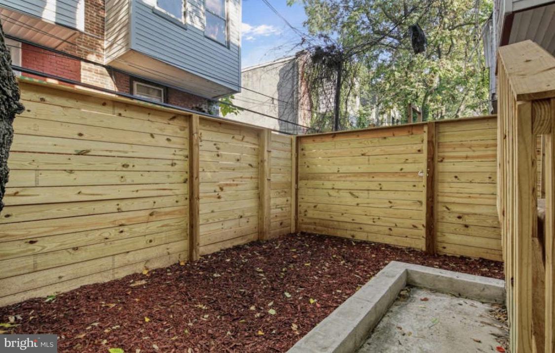 PHILADELPHIA (SOUTHWEST) - Residential Lease