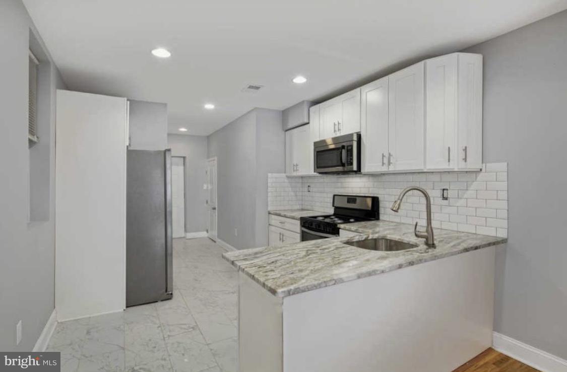 PHILADELPHIA (SOUTHWEST) - Residential Lease