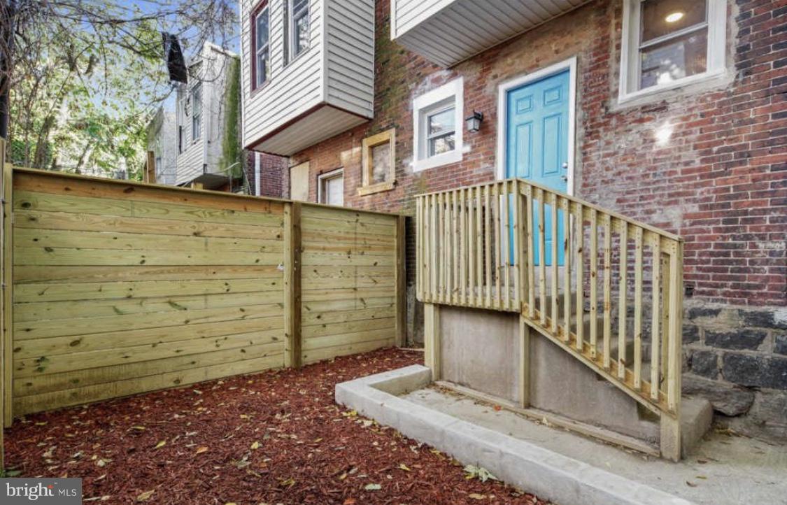 PHILADELPHIA (SOUTHWEST) - Residential Lease