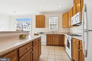 CAMDEN CROSSING - Residential Lease