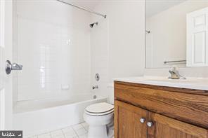 CAMDEN CROSSING - Residential Lease