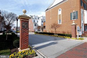 CAMDEN CROSSING - Residential Lease