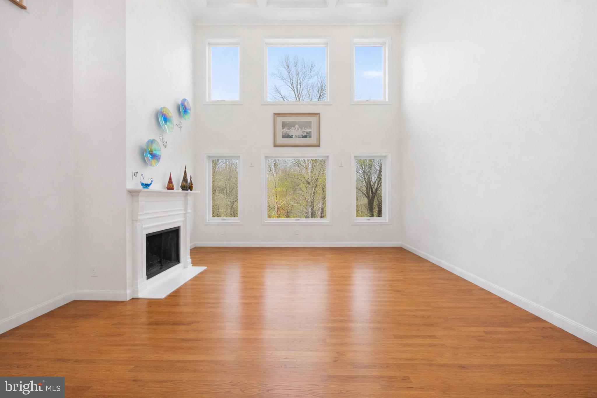 POTOMAC OUTSIDE - Residential