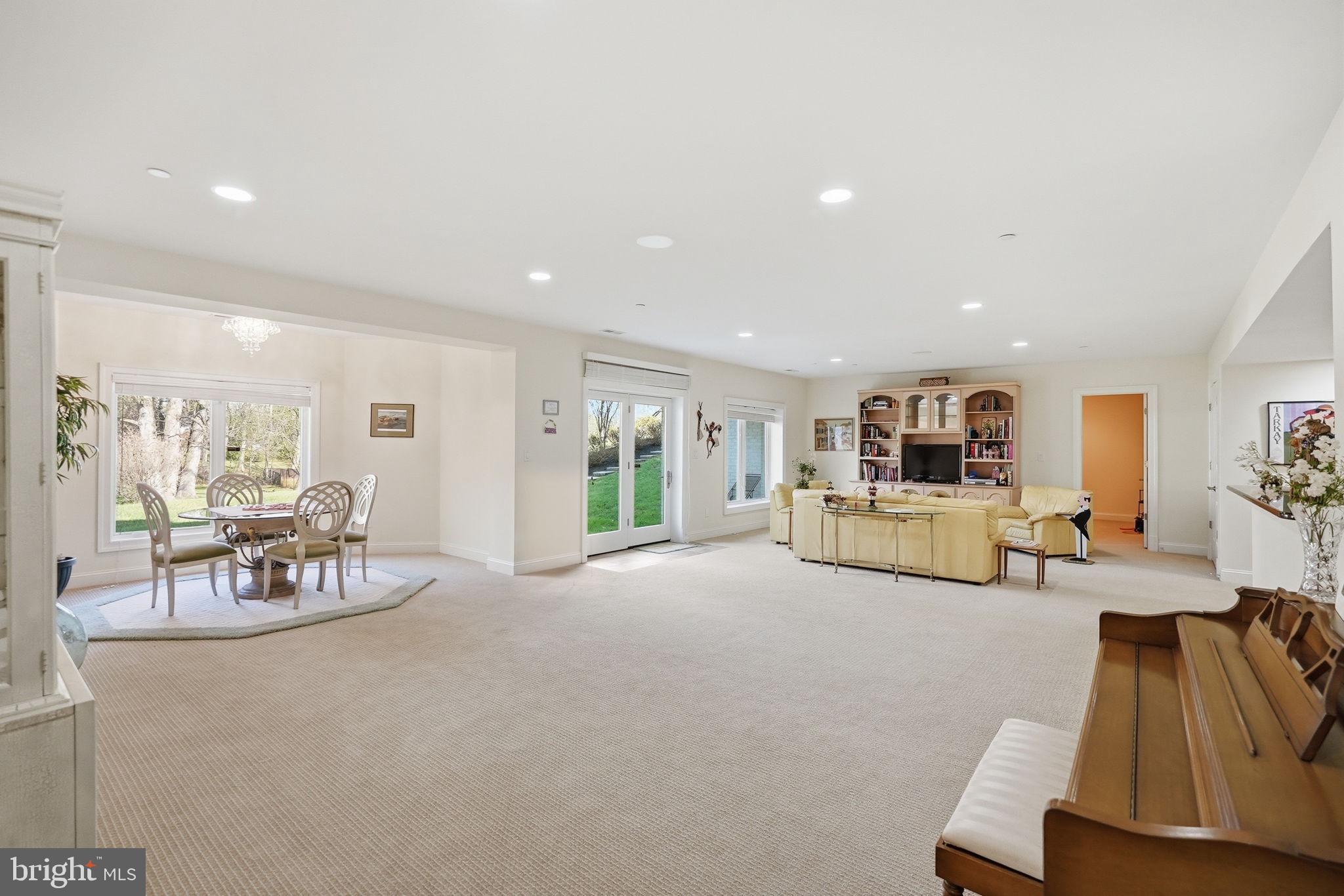 POTOMAC OUTSIDE - Residential