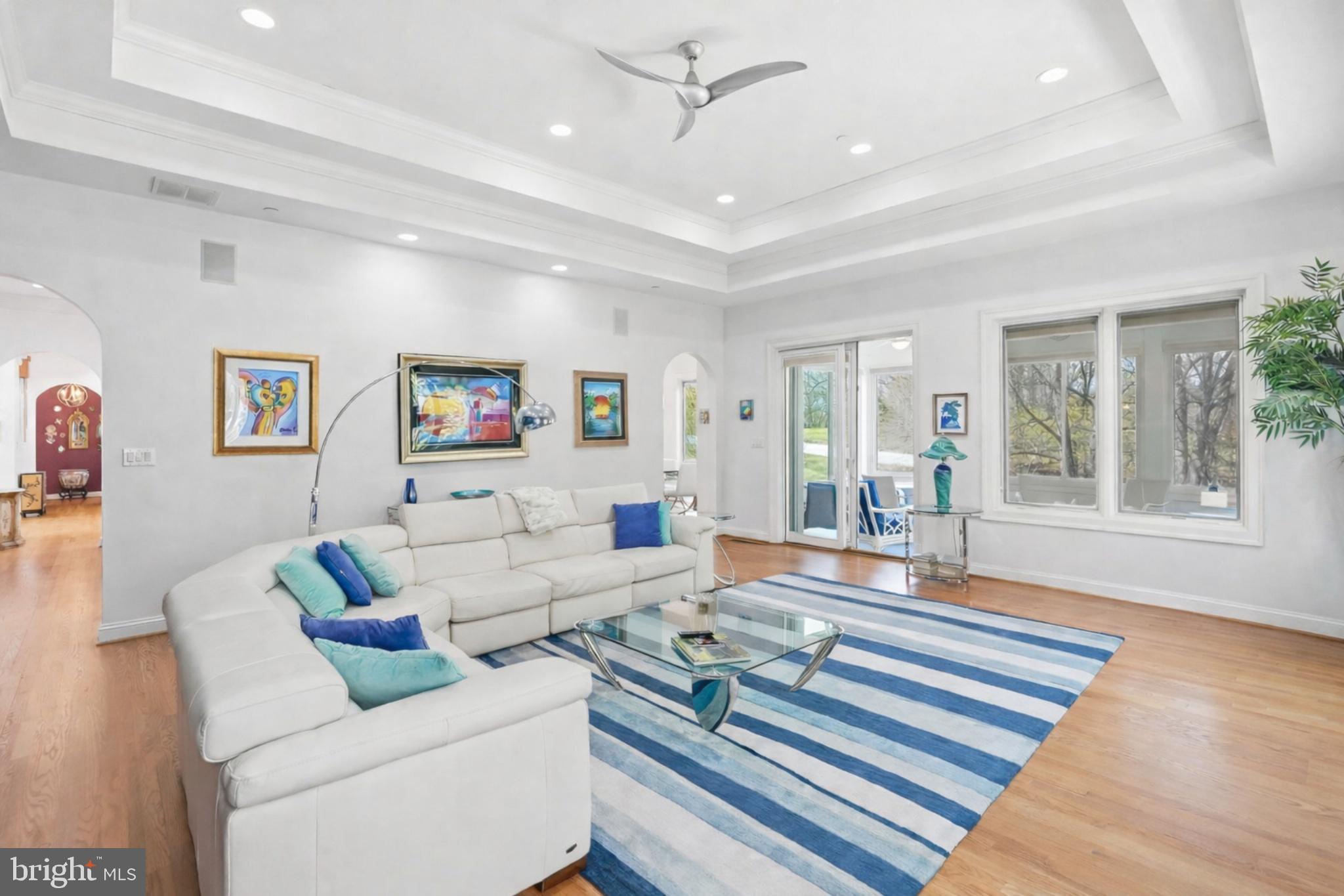 POTOMAC OUTSIDE - Residential