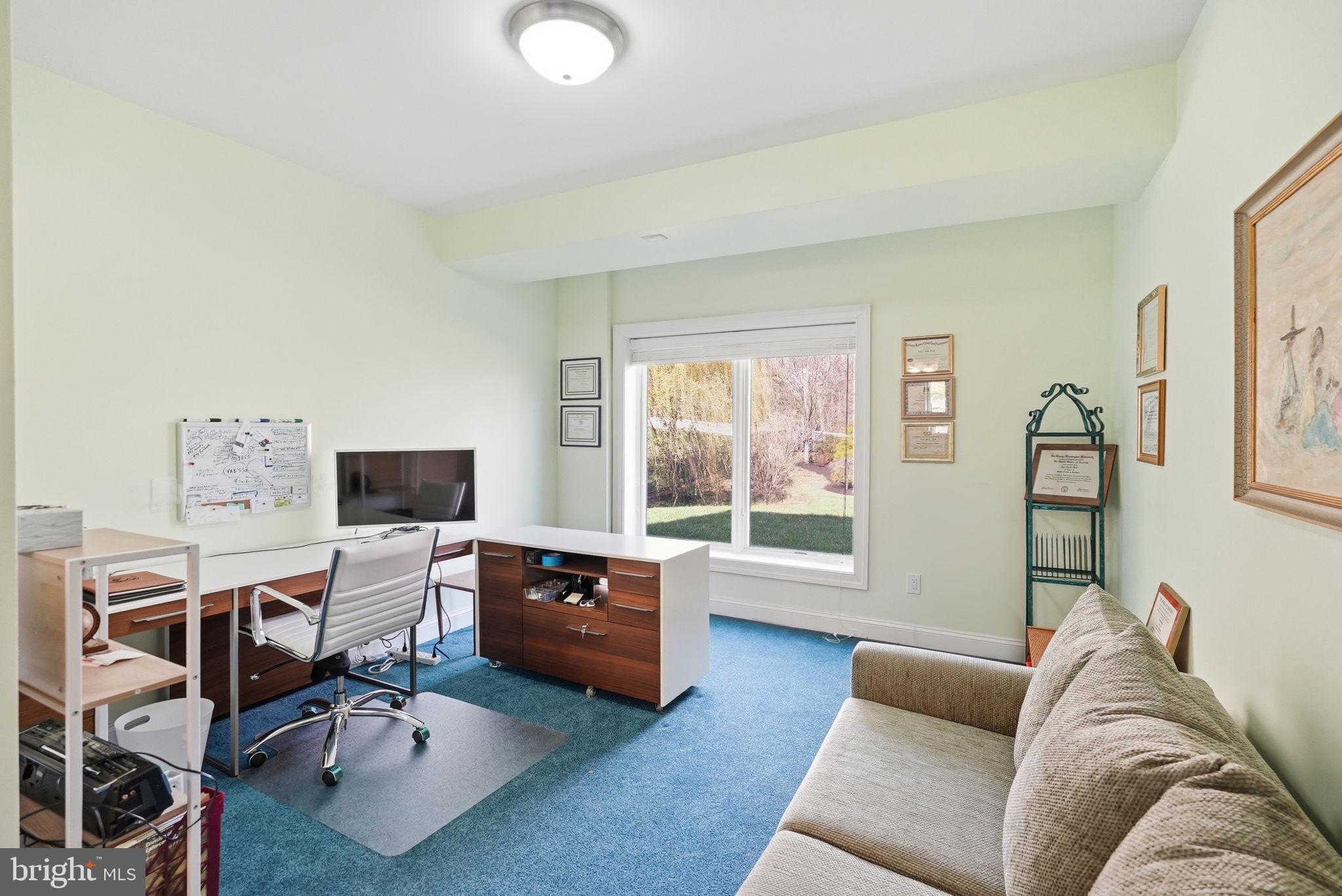 POTOMAC OUTSIDE - Residential