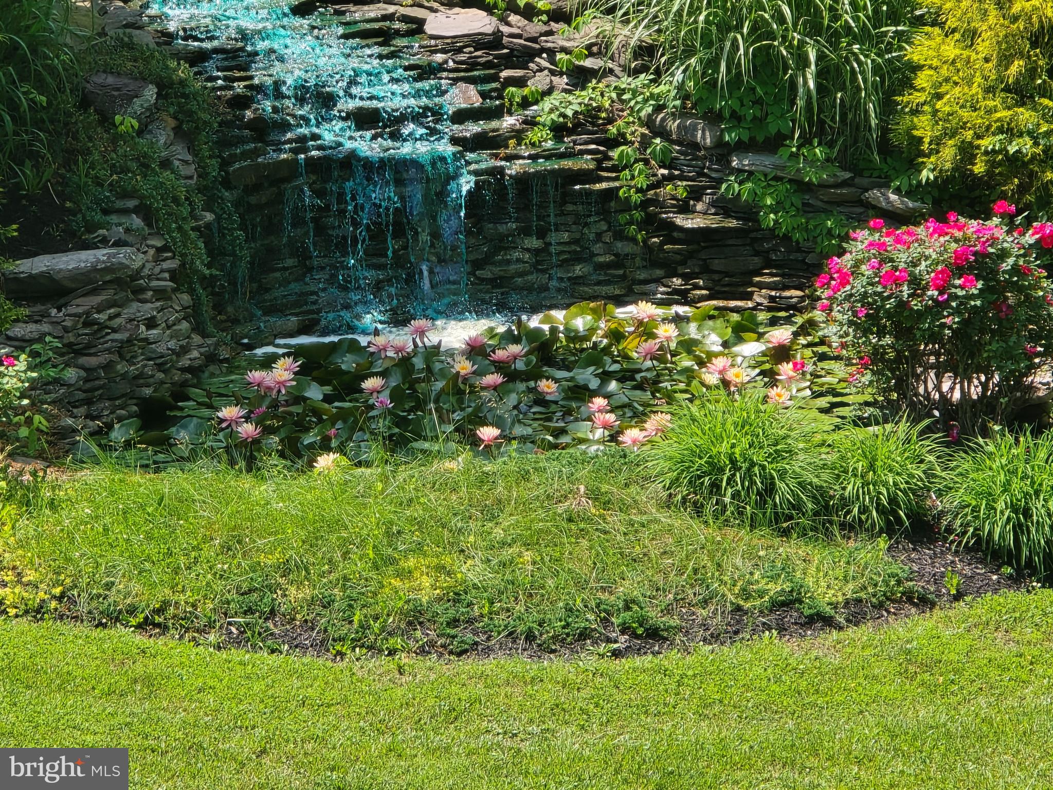 POTOMAC OUTSIDE - Residential