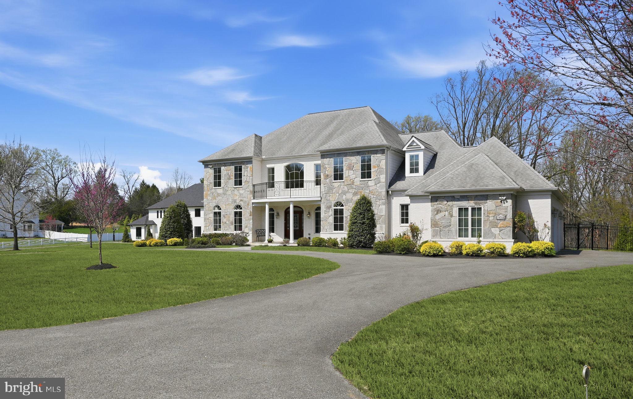 POTOMAC OUTSIDE - Residential