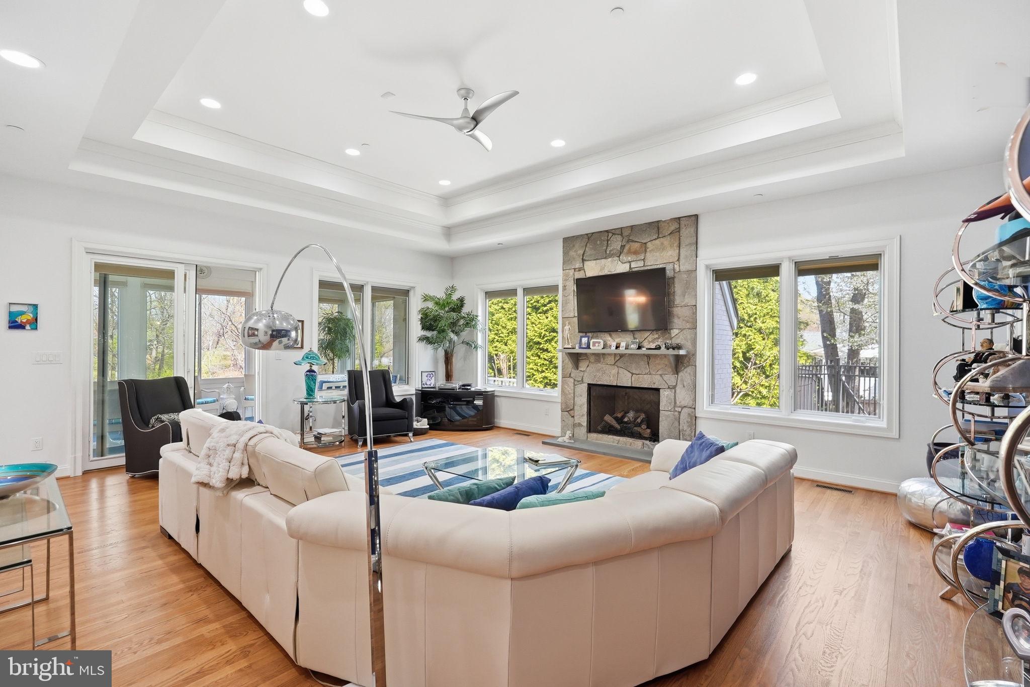 POTOMAC OUTSIDE - Residential