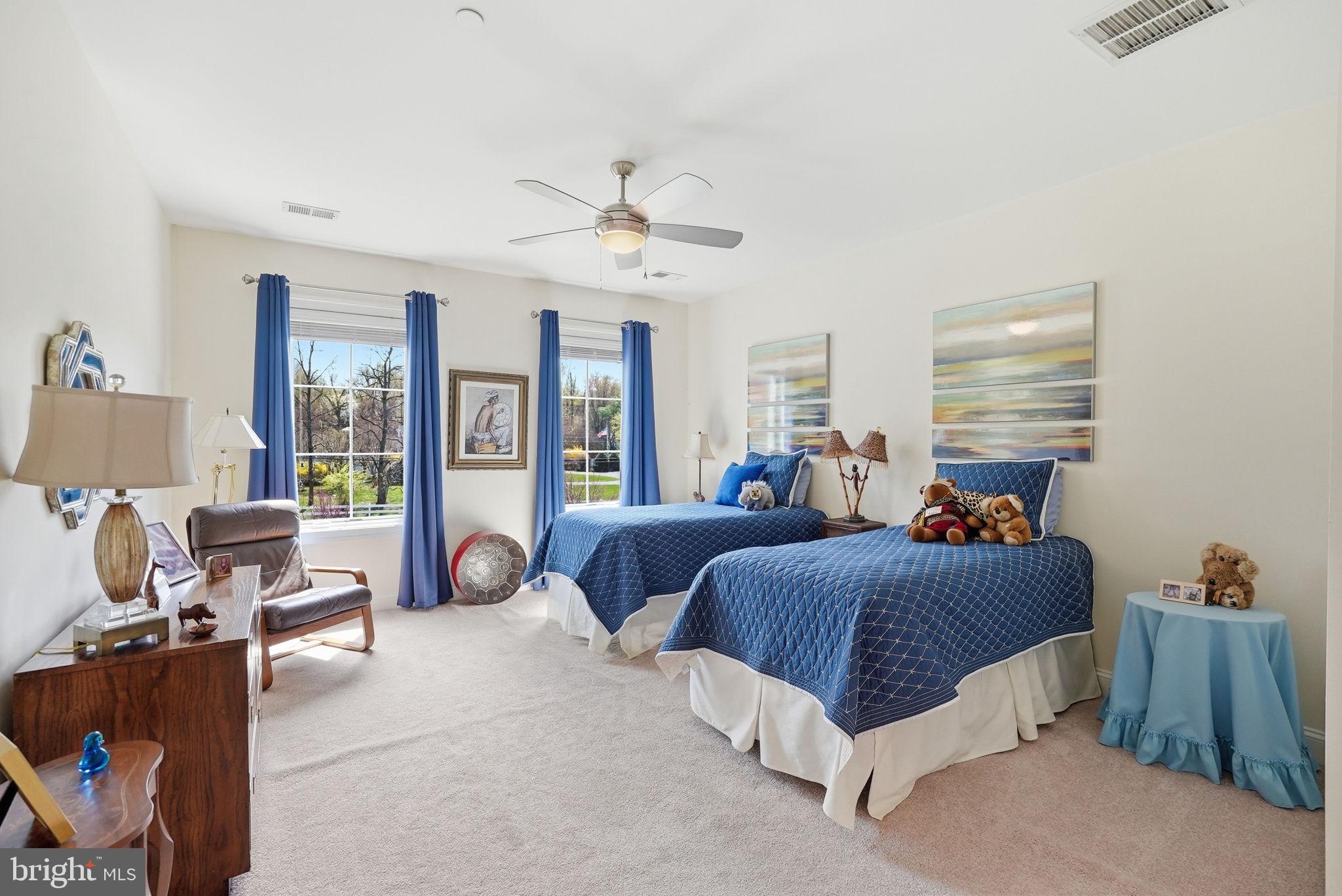 POTOMAC OUTSIDE - Residential