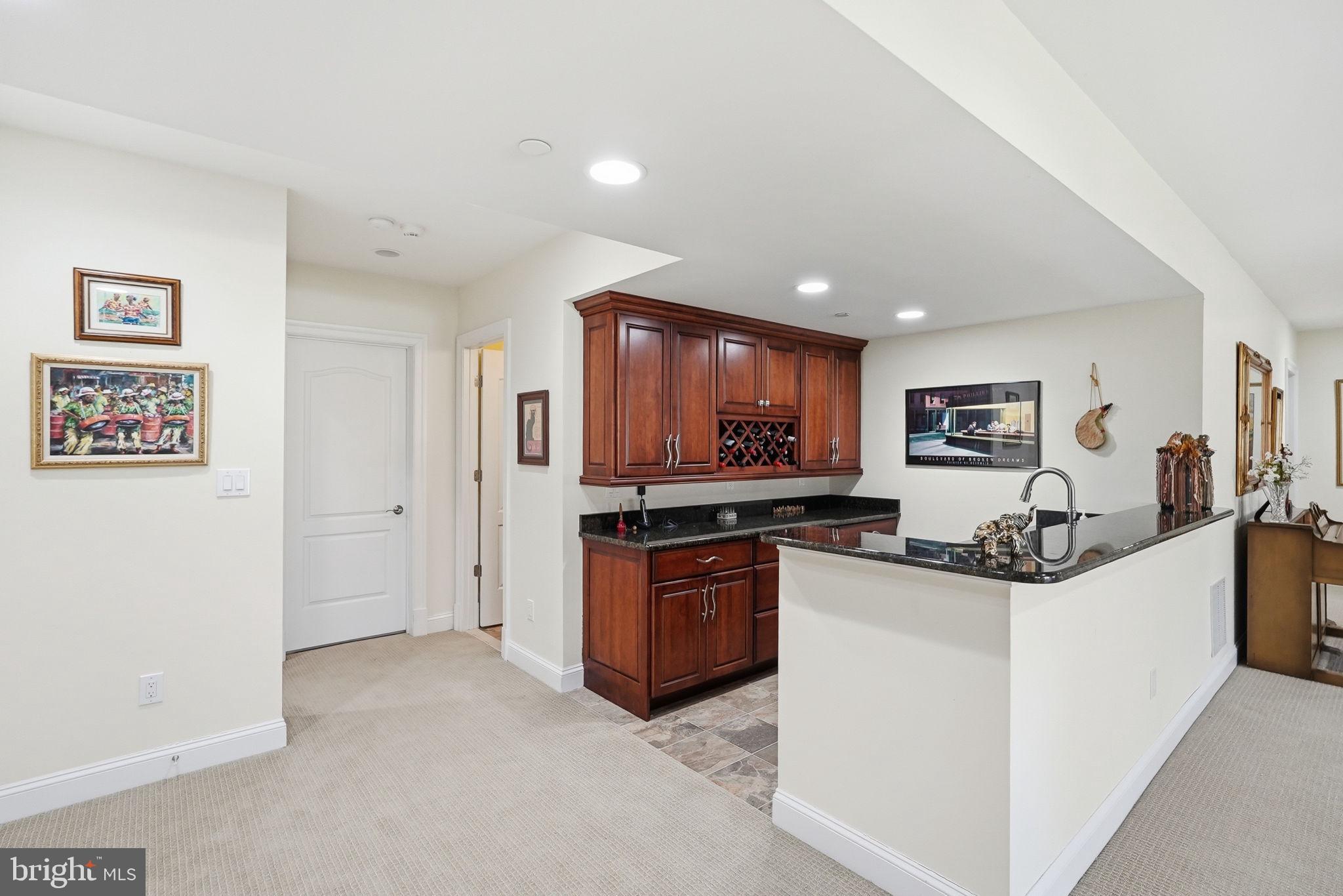 POTOMAC OUTSIDE - Residential