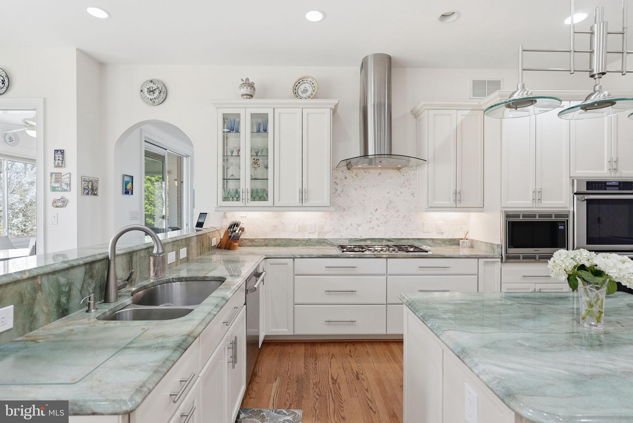 POTOMAC OUTSIDE - Residential