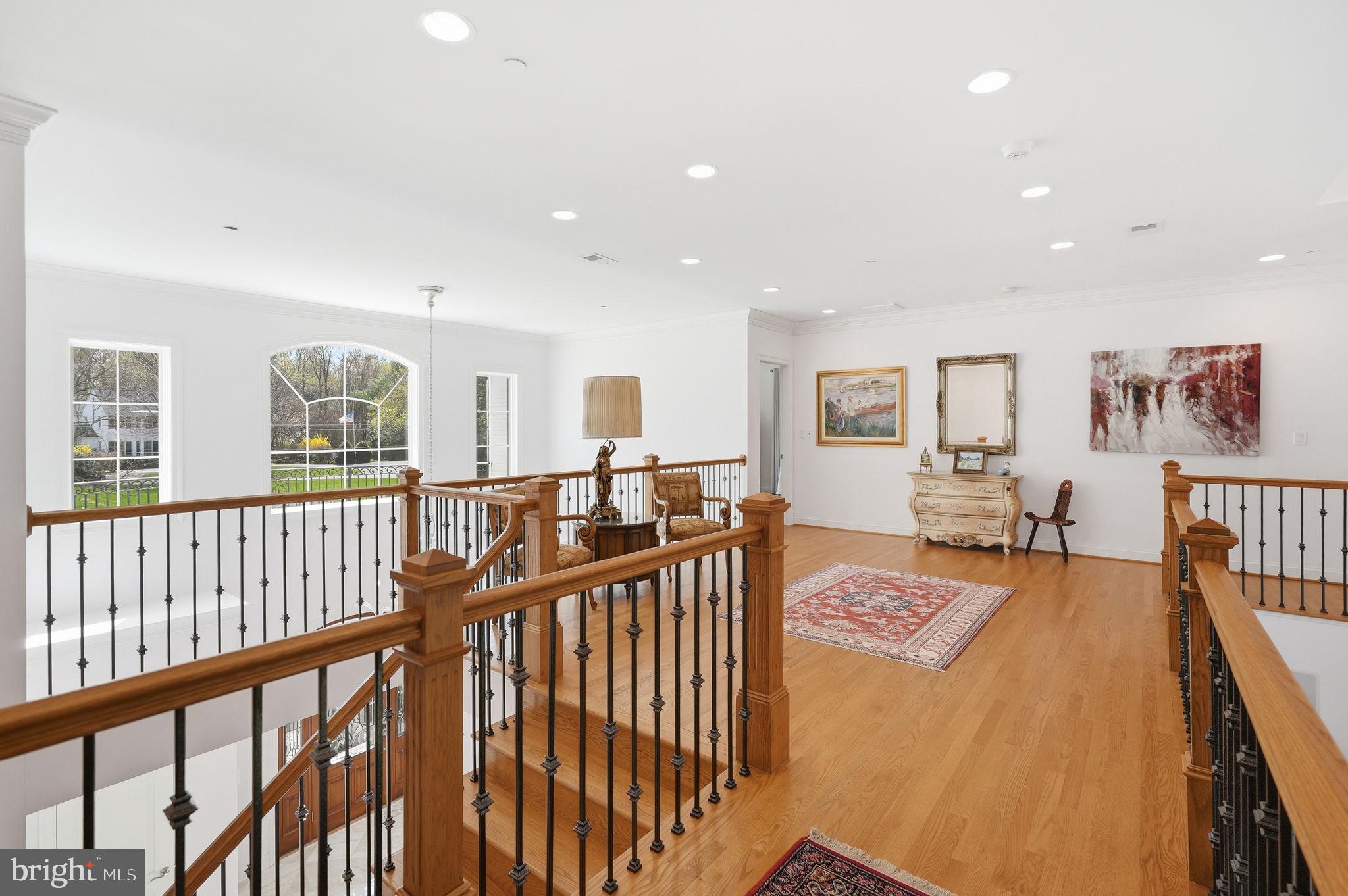 POTOMAC OUTSIDE - Residential