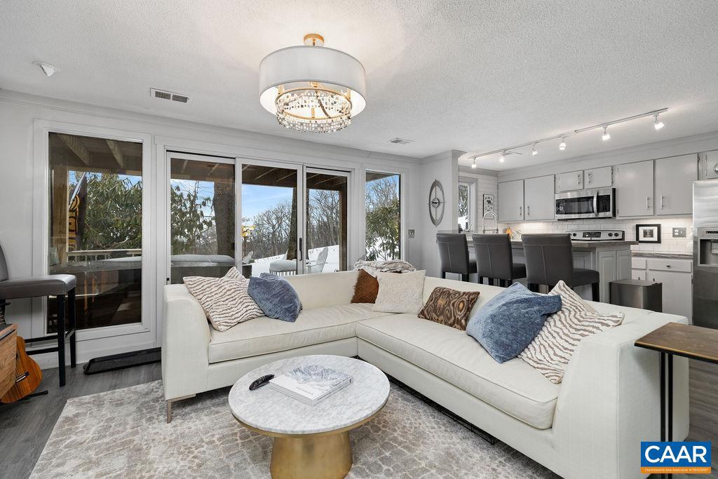 113 EAGLES CT CONDOS