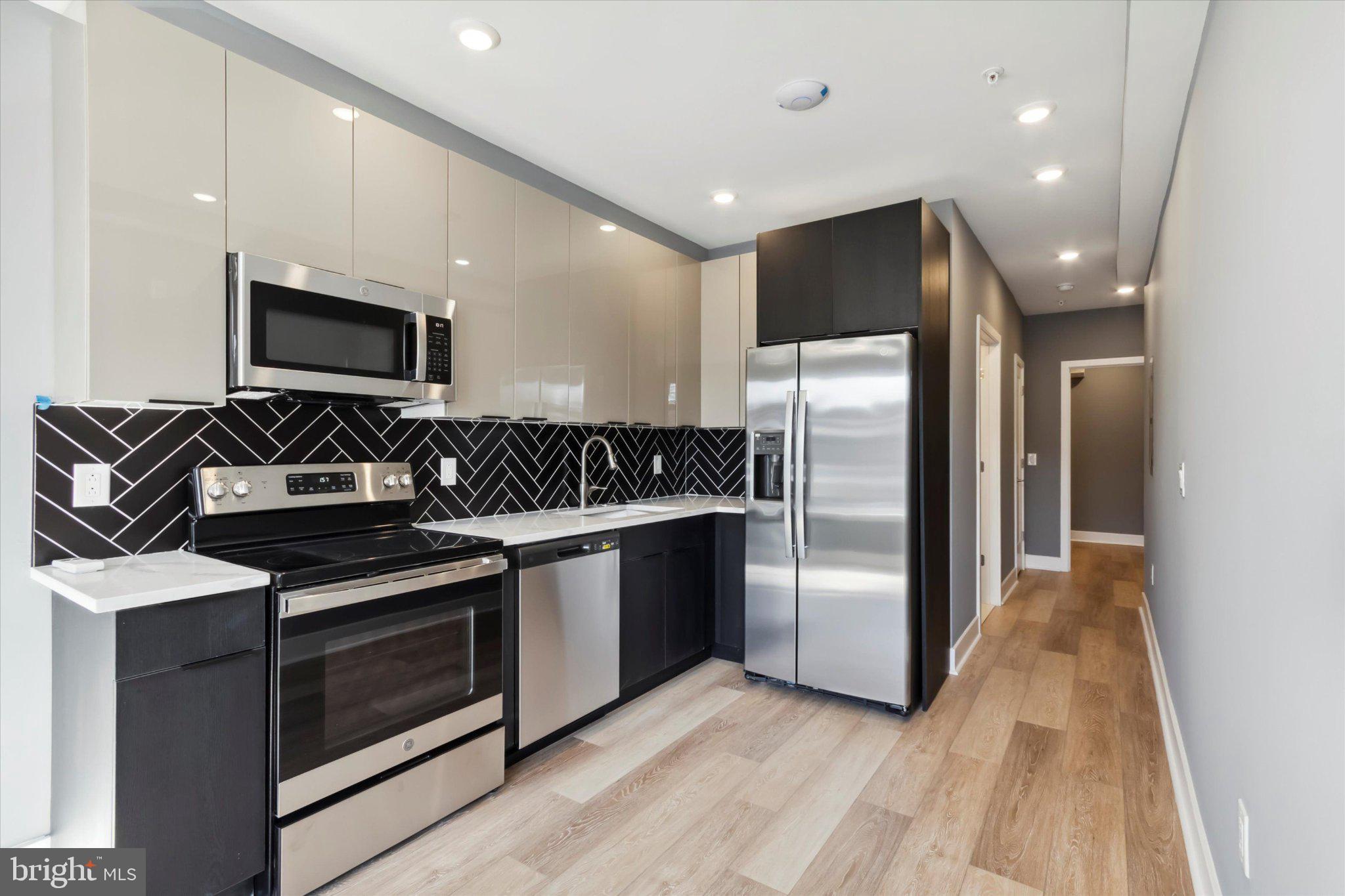 1615 POPLAR STREET UNIT 2