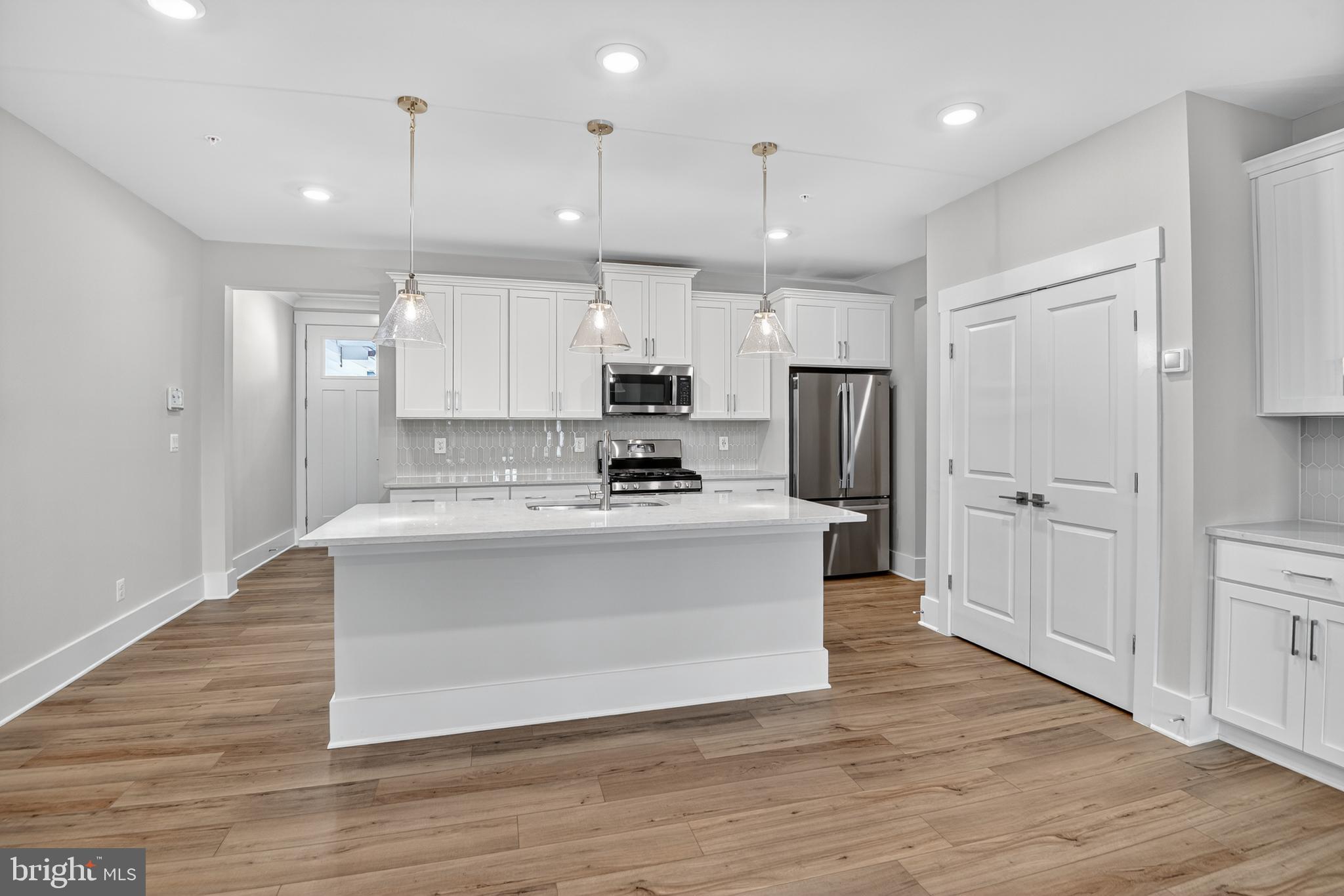 3700 ELIZABETH RIVER DRIVE