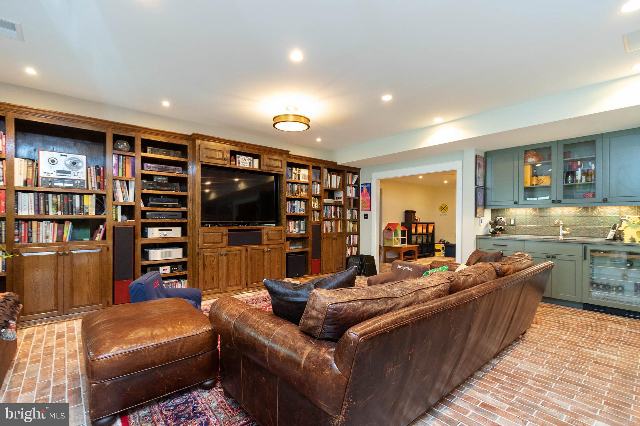 WESTMORE GARDENS - Residential