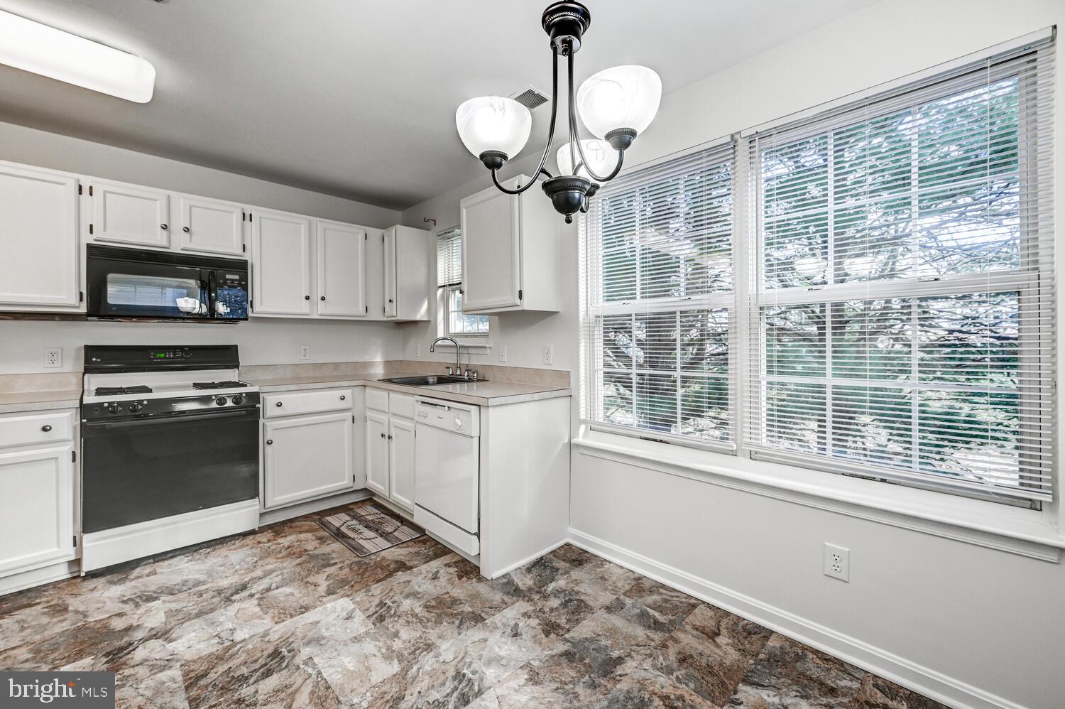 TAYLOR RIDGE - Residential Lease