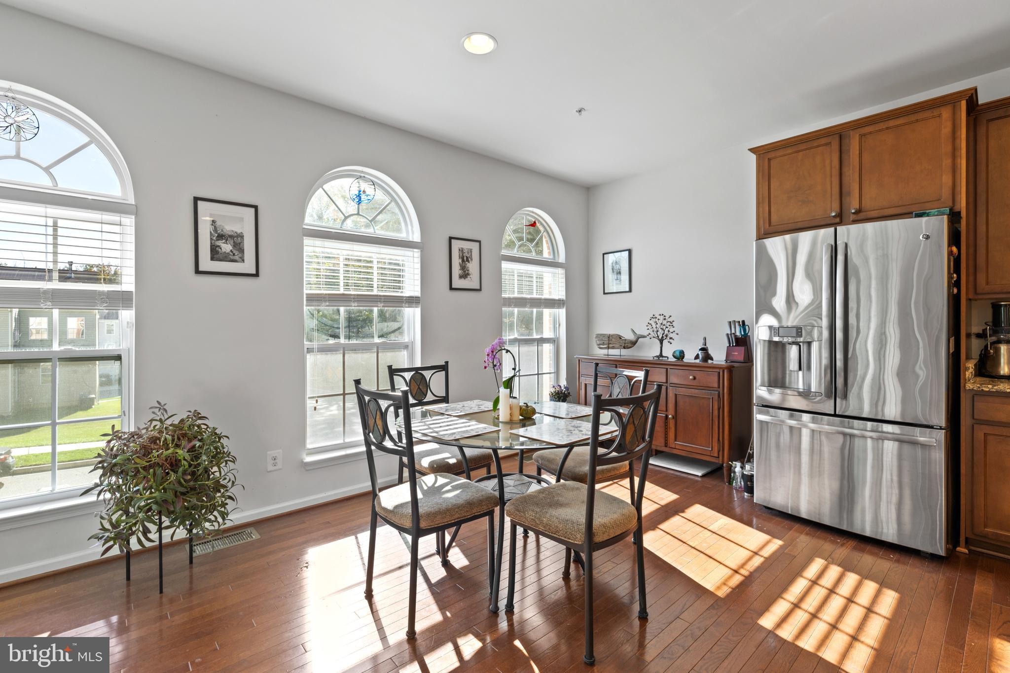 HOLLY WOODS - Residential