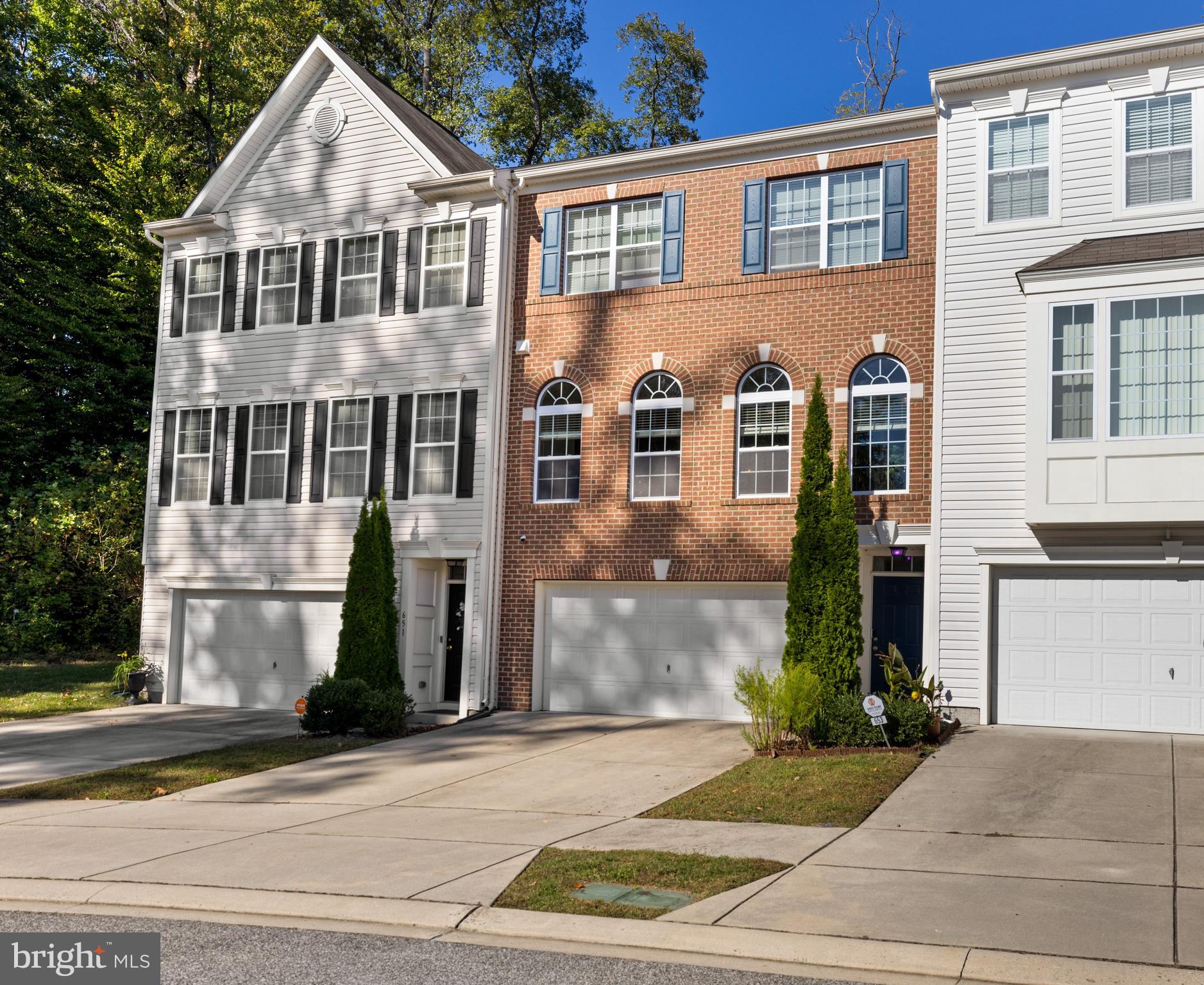 HOLLY WOODS - Residential