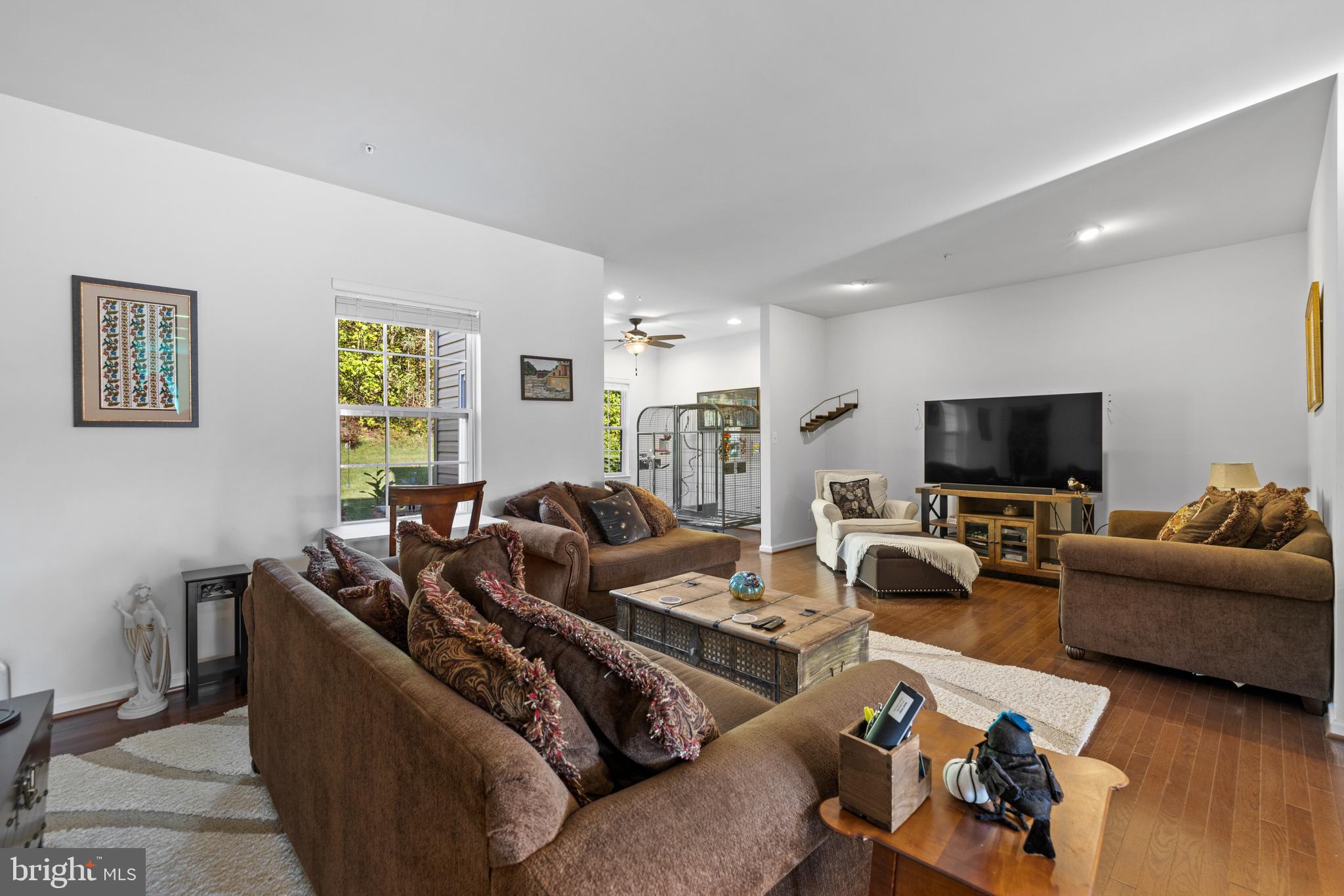 HOLLY WOODS - Residential