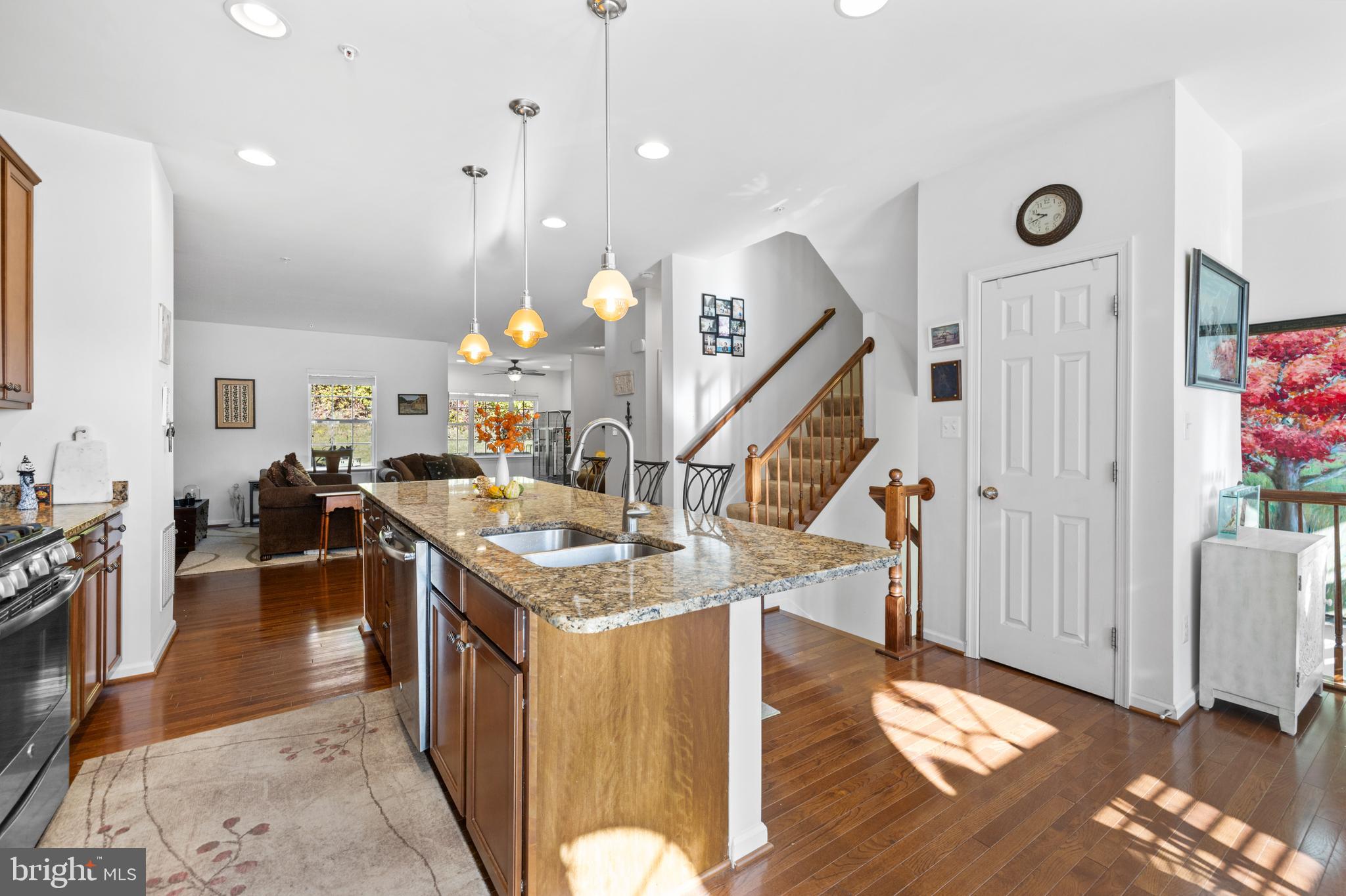 HOLLY WOODS - Residential