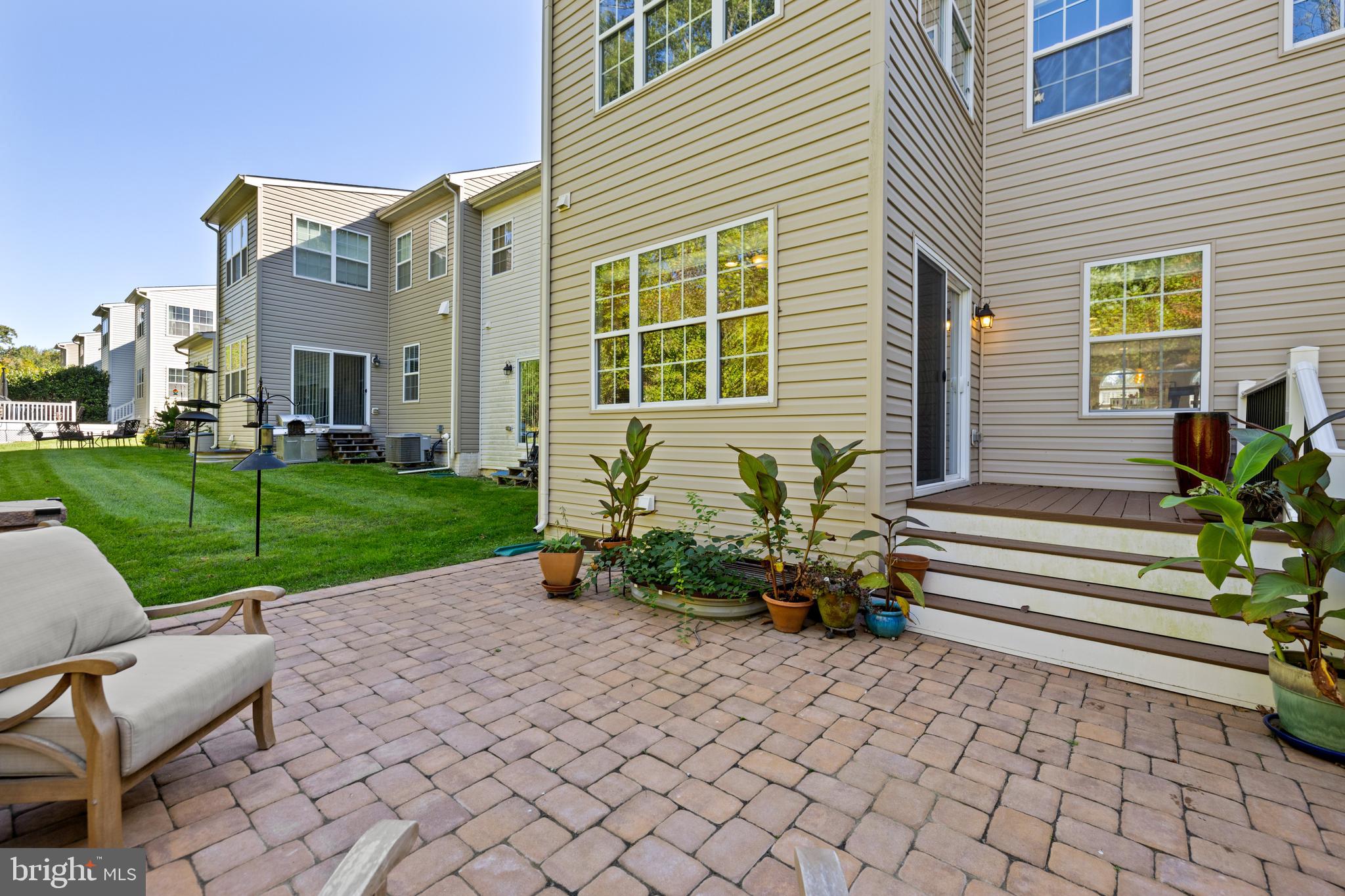 HOLLY WOODS - Residential